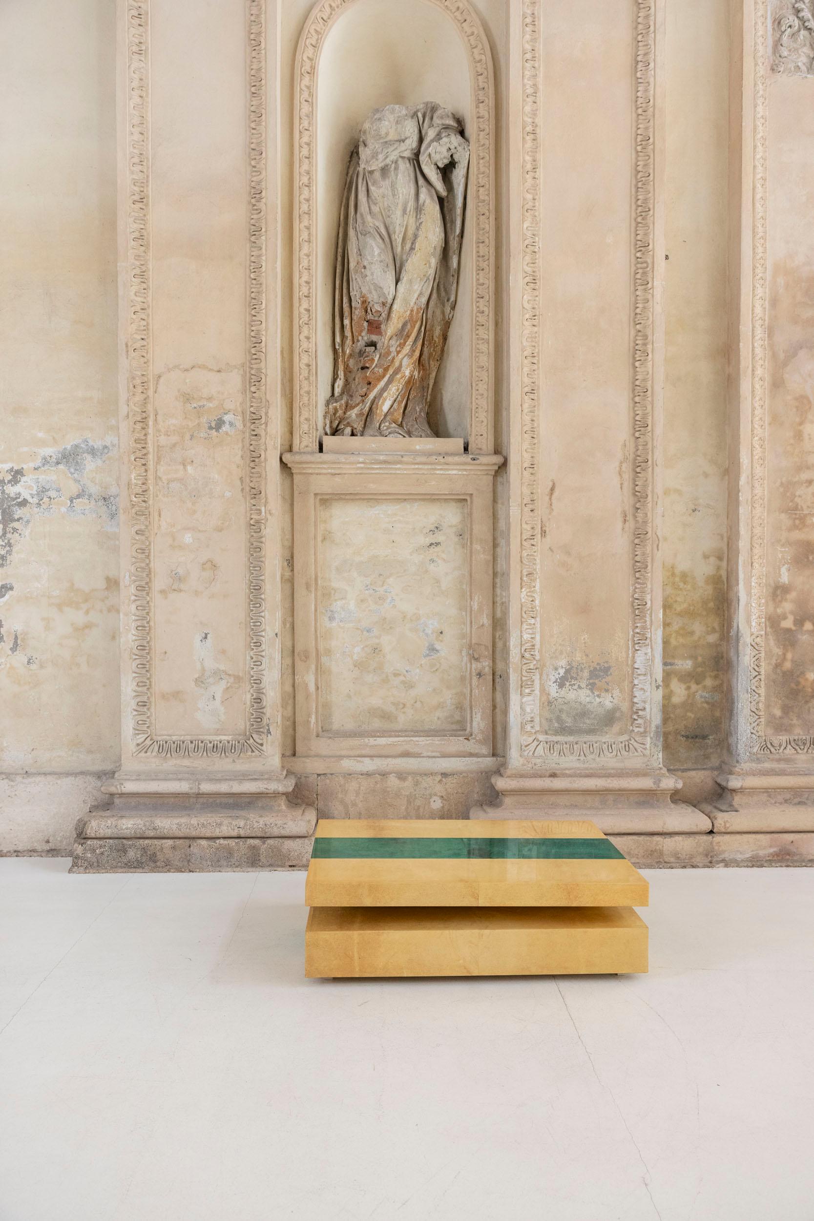 Table à rallonge Aldo Tura en bois laqué et parchemin, Italie 1960 en vente 2