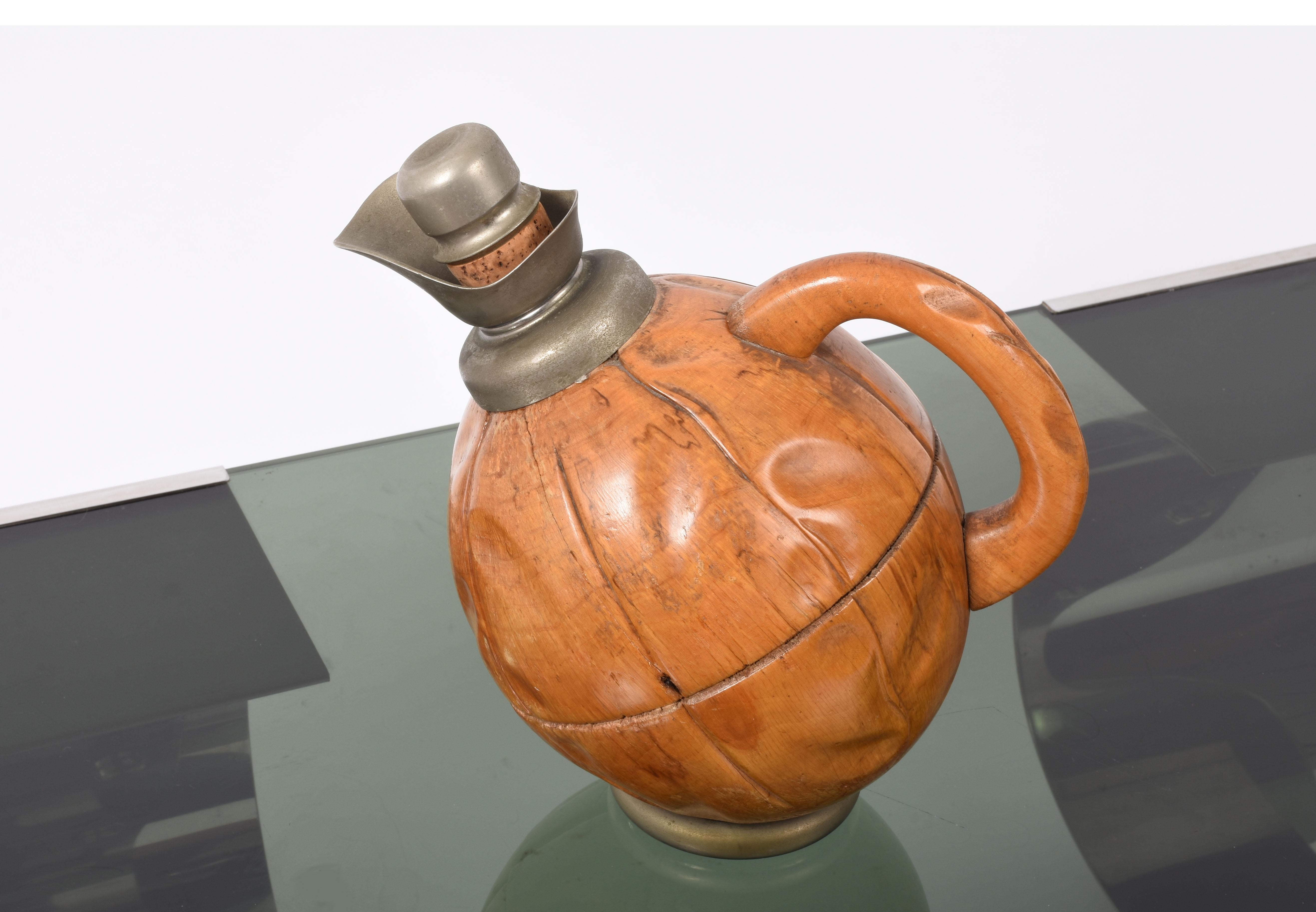 Mid-Century Modern Aldo Tura for Macabo, Thermos Decanter, Milan, Italy, 1950s, Wood Walnuts