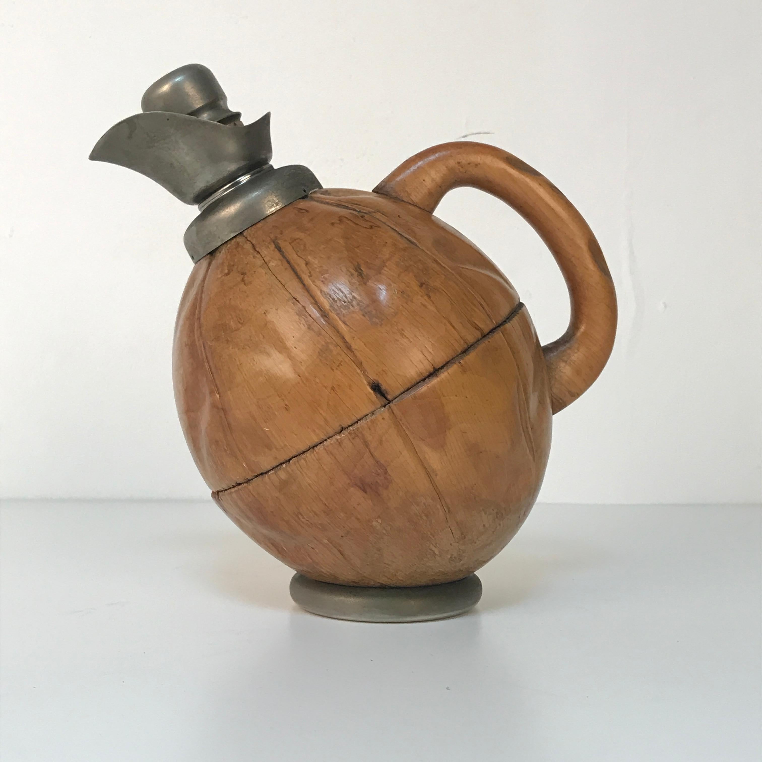 Mid-20th Century Aldo Tura for Macabo, Thermos Decanter, Milan, Italy, 1950s, Wood Walnuts