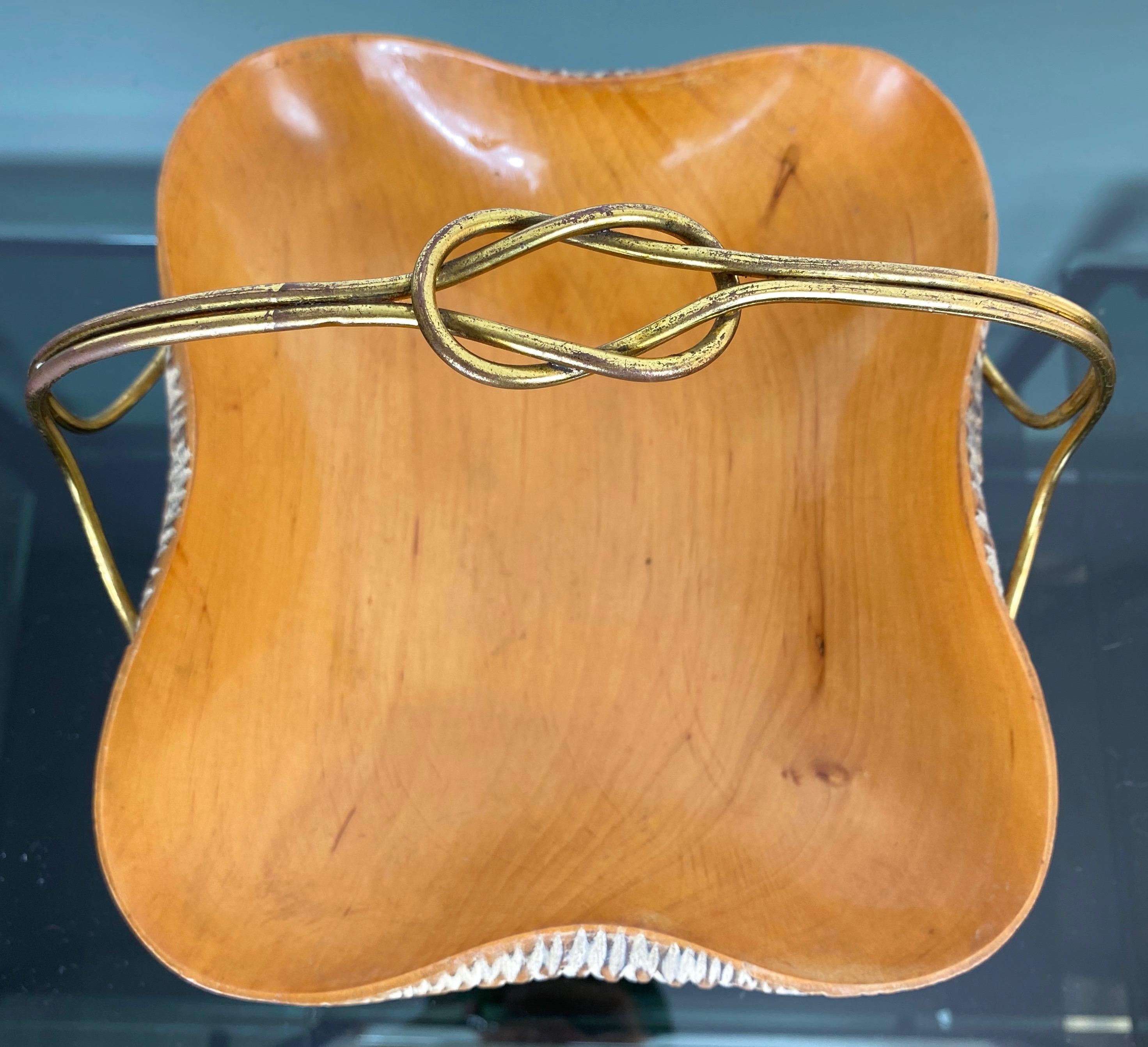 Aldo Tura para Macabo Centro de mesa en forma de cuenco de nogal Madera y latón, Italia, años 50 en venta 3