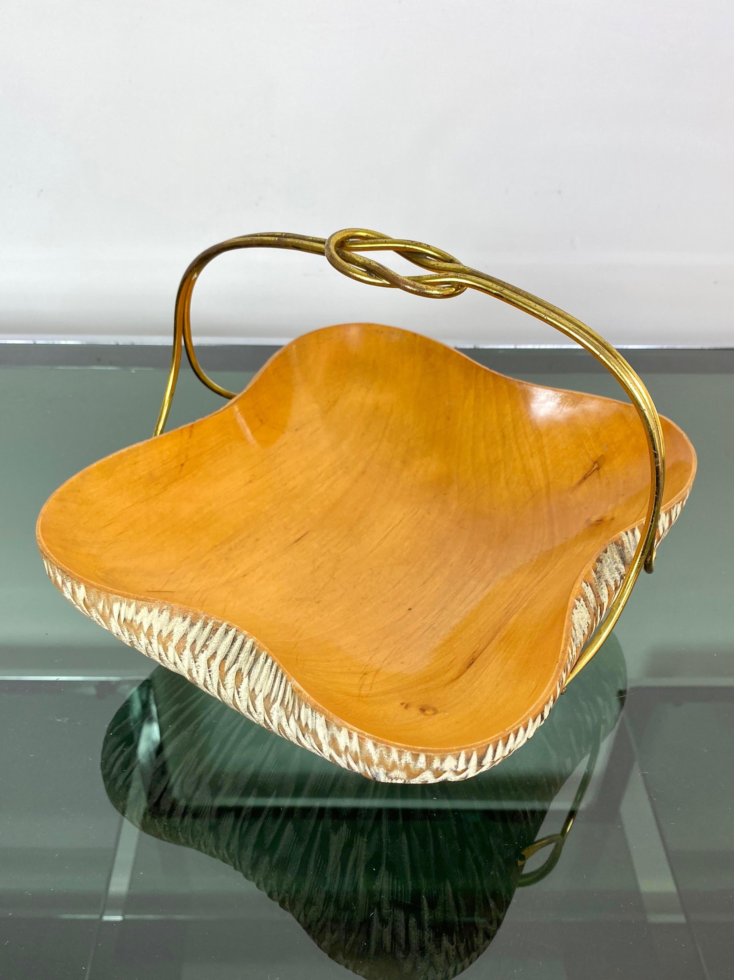 Italian Aldo Tura for Macabo Walnut Bowl Basket Centrepiece Wood and Brass, Italy, 1950s For Sale