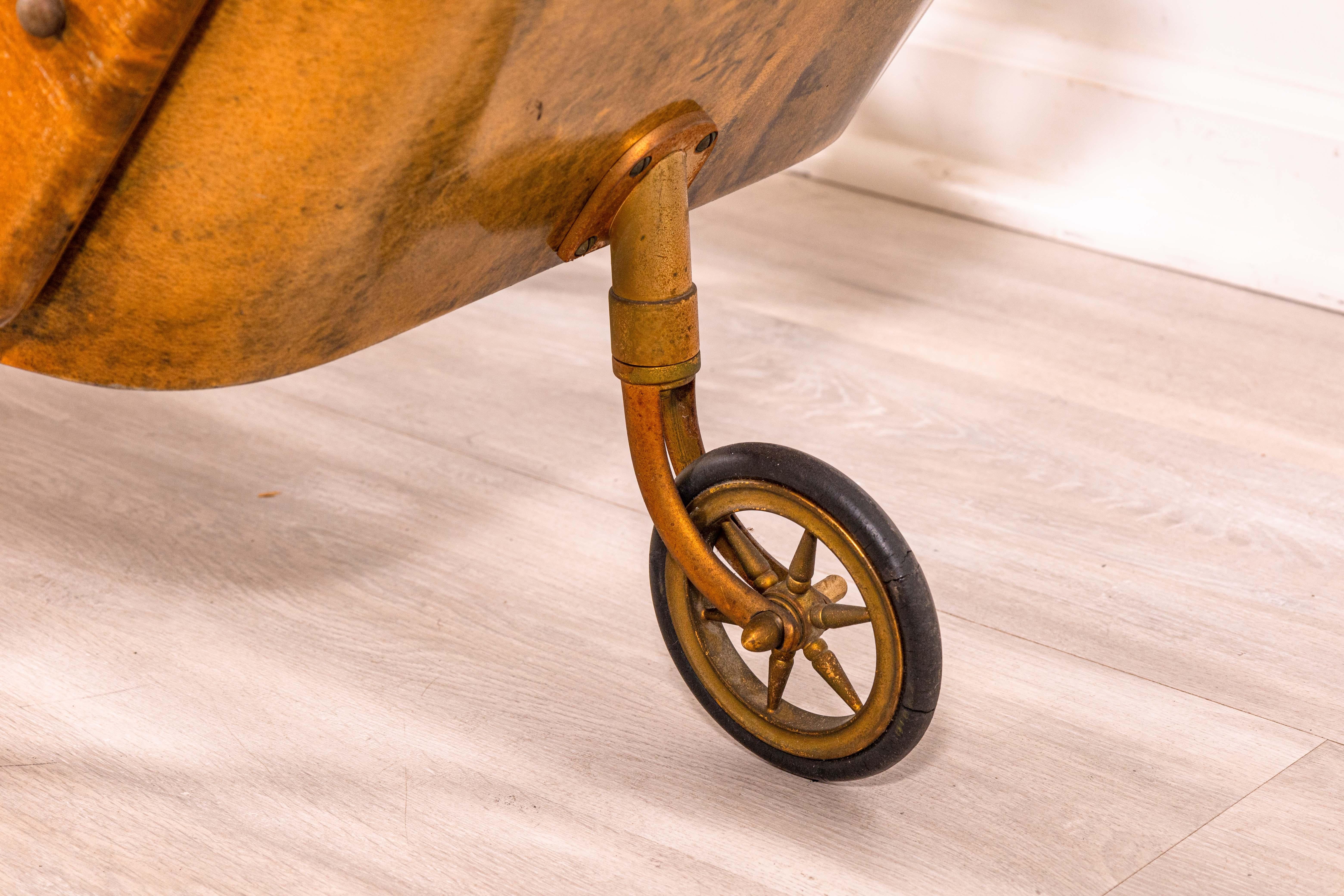 Chariot de service de bar en peau de chèvre Aldo Tura Vintage 1950s Mid Century Modern en vente 1