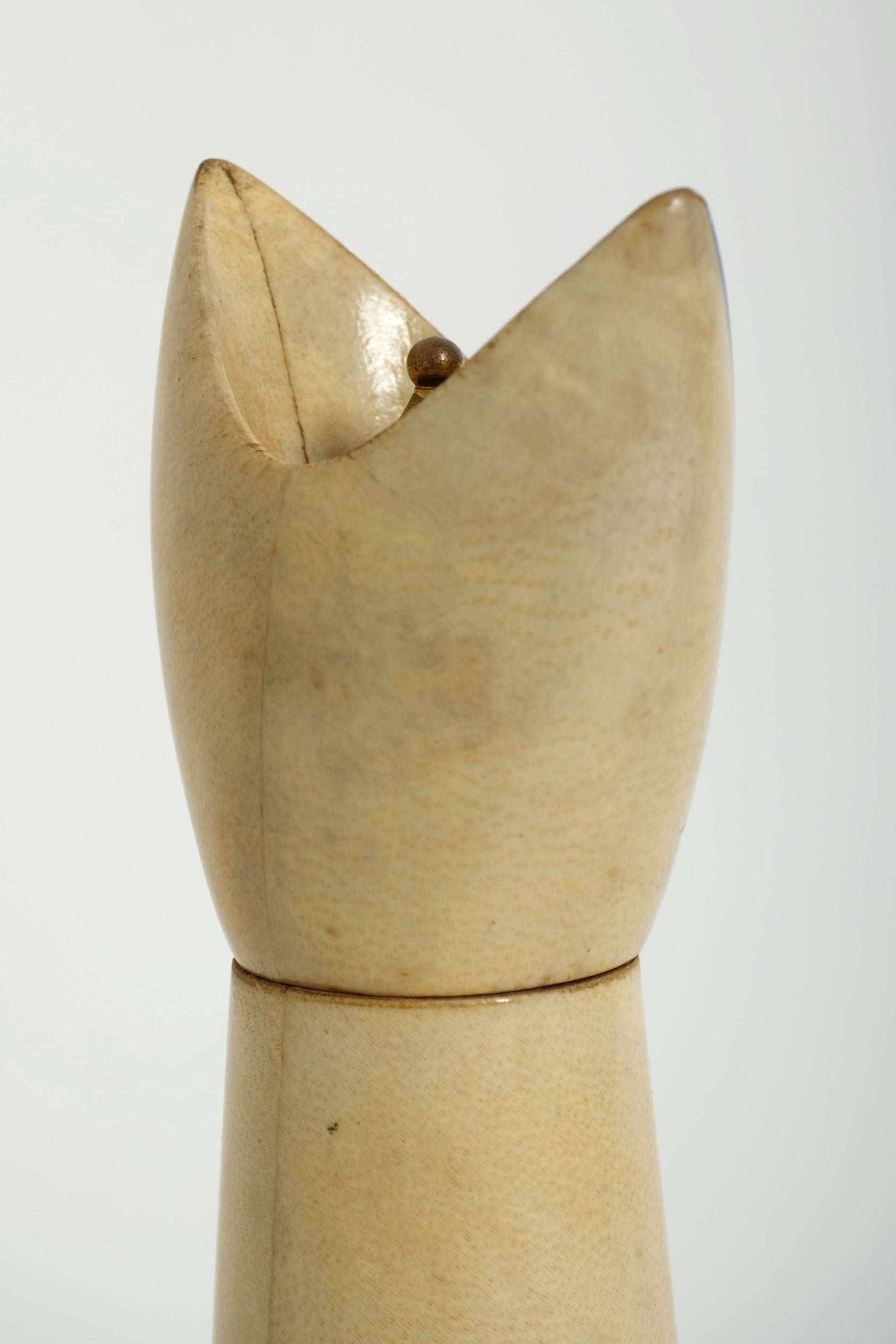 Sculptural Goatskin Pepper Mill Blue Cat by Aldo Tura for Macabo, Italy 1960s For Sale 8