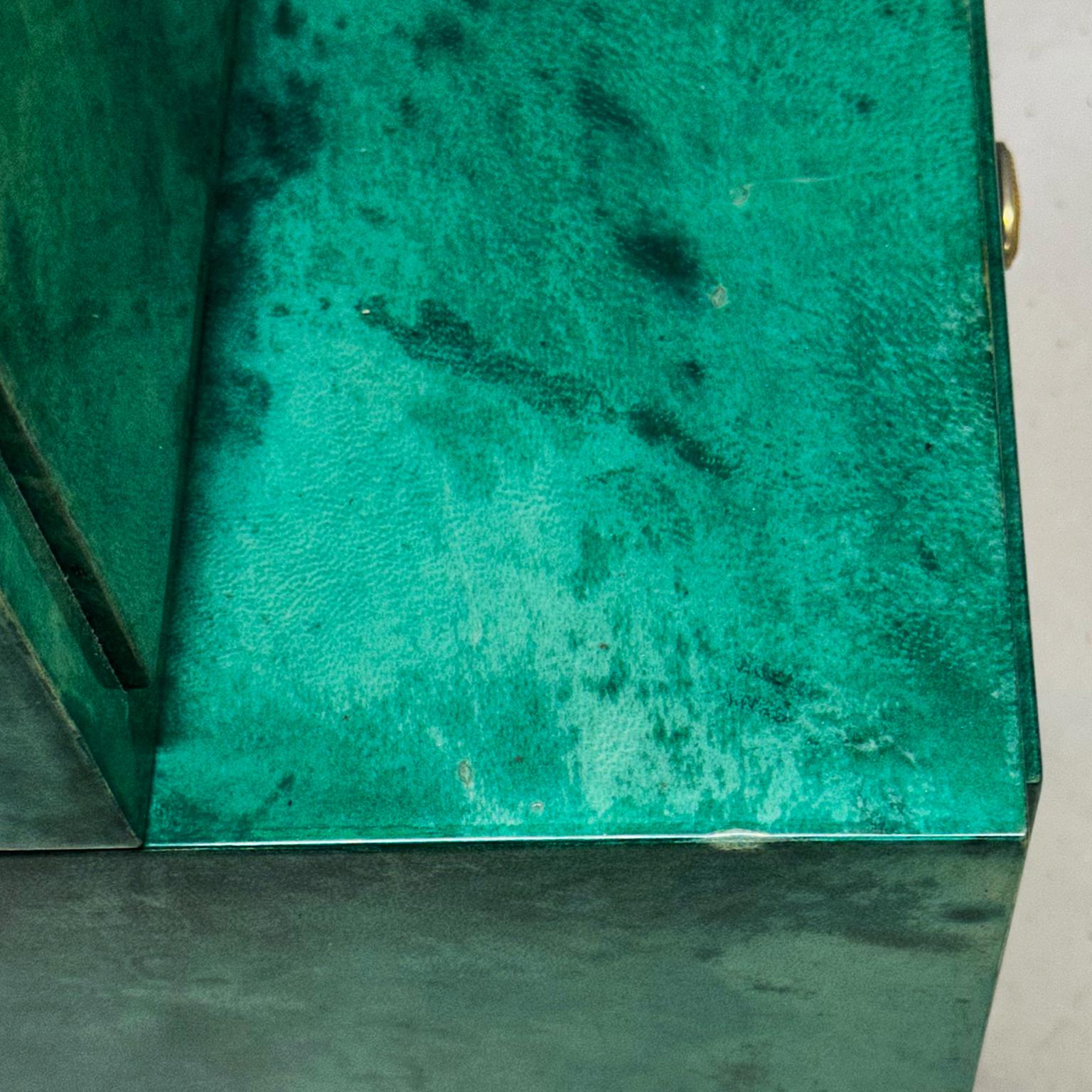 Aldo Tura Green Goatskin Bar Cabinet, 1960s For Sale 1