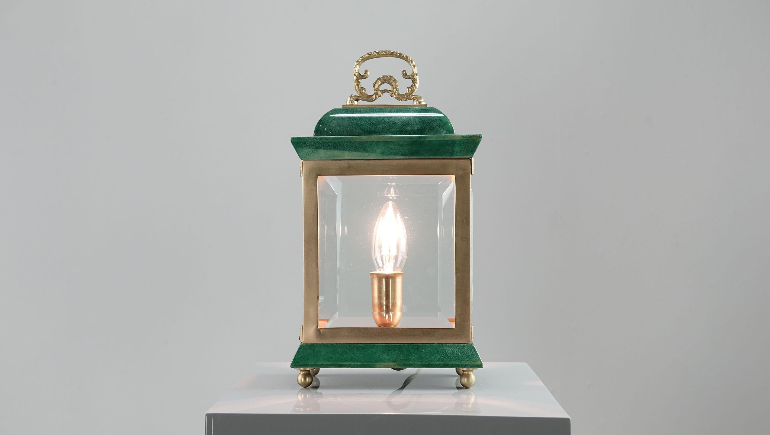 Aldo Tura Green Goatskin Lantern Table Lamp Milan Italy In Good Condition In Munster, NRW