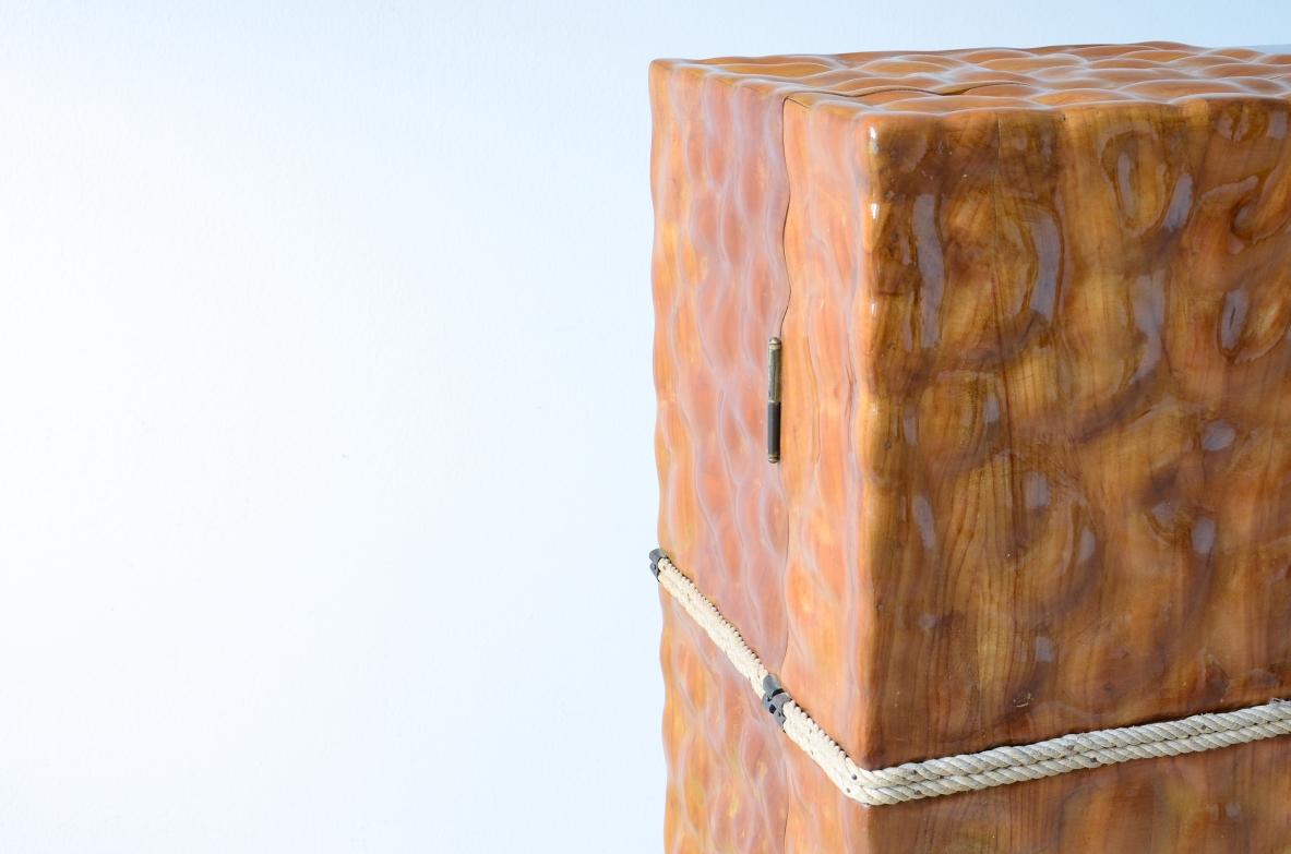 Aldo Tura hand-carved lime wood bar cabinet. in vendita 2