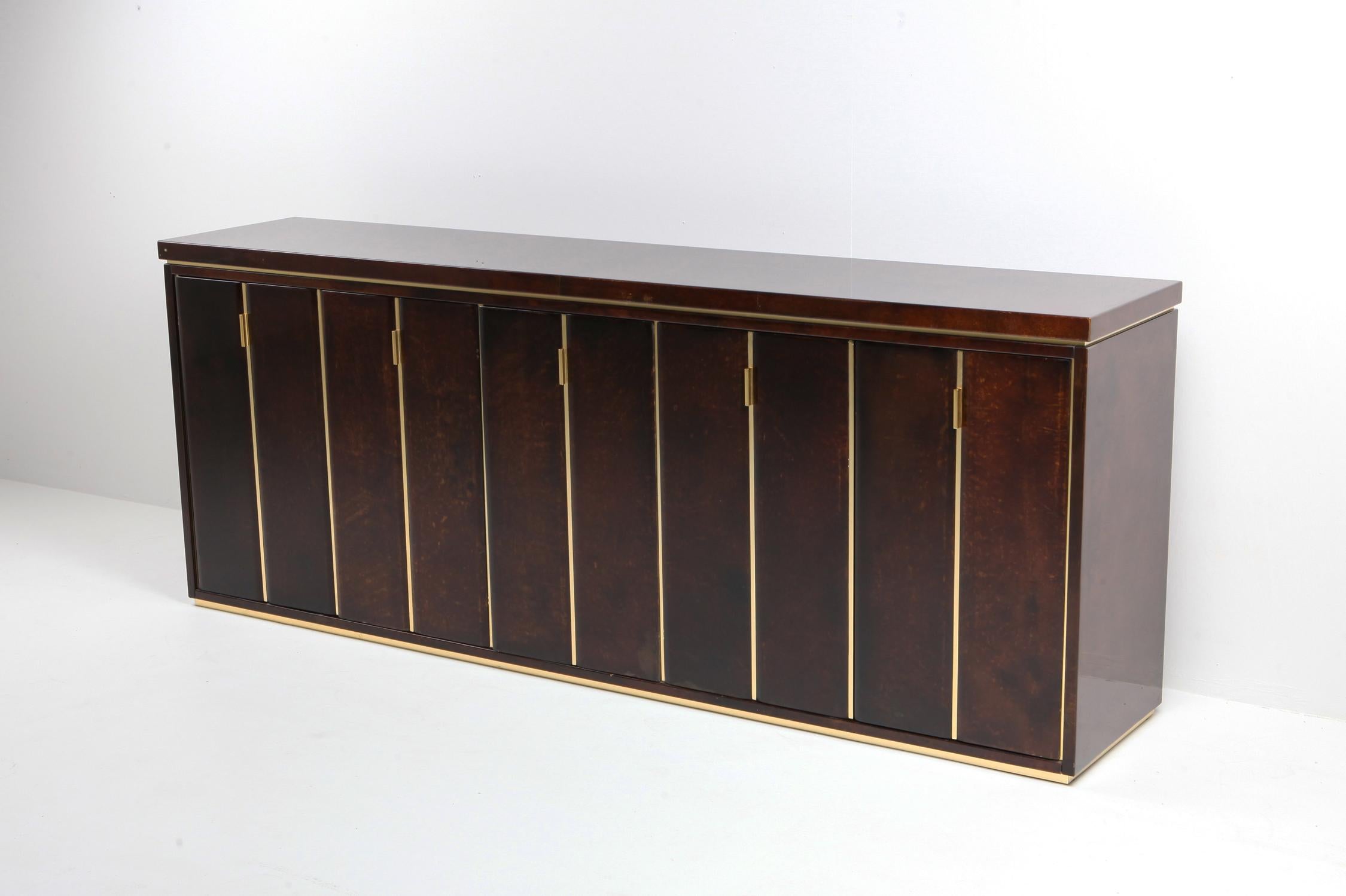 Aldo Tura High End Credenza in Brass and Parchment In Good Condition In Antwerp, BE