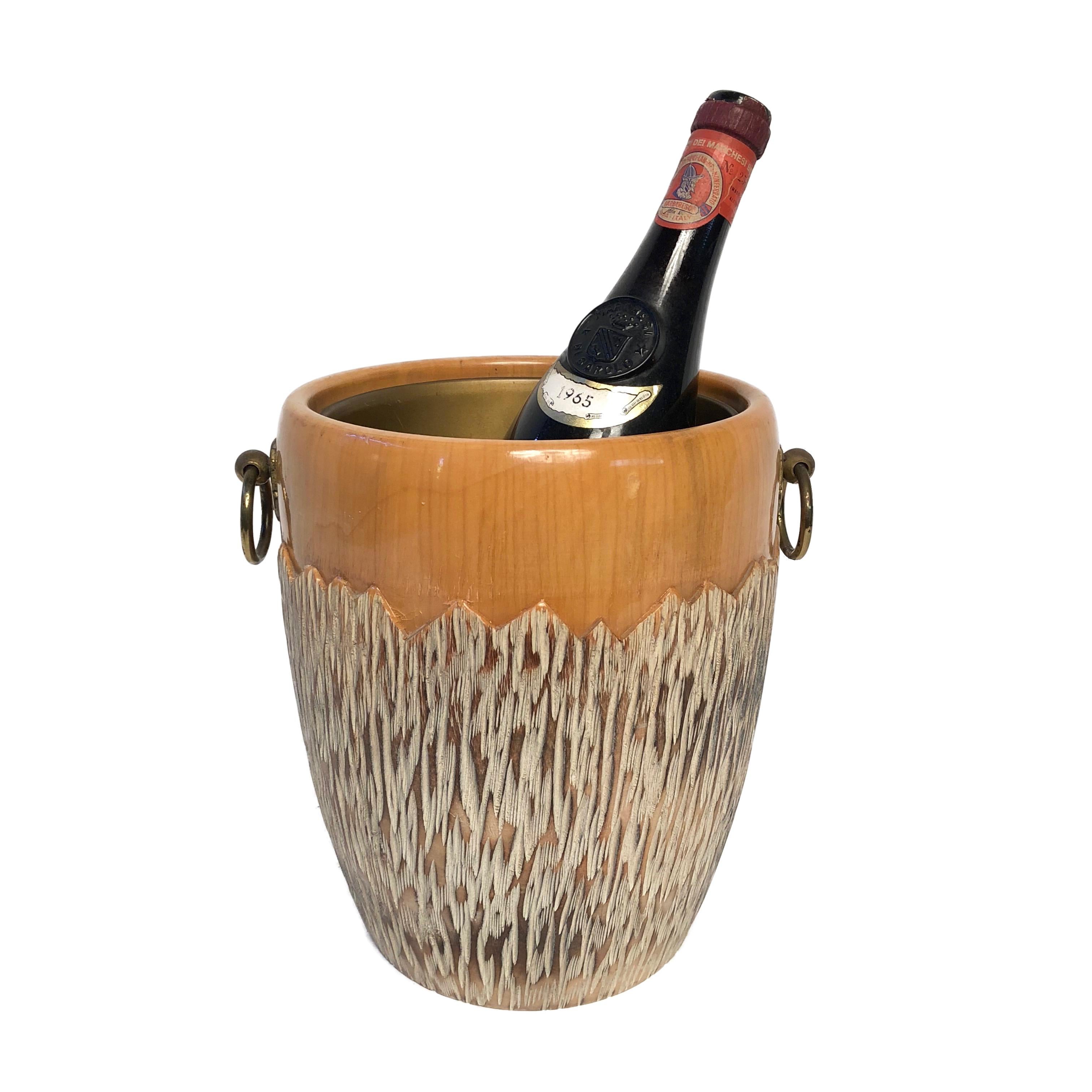 Mid-Century Modern Aldo Tura Ice Bucket for Macabo Italia in Carved Wood and Brass, circa 1950