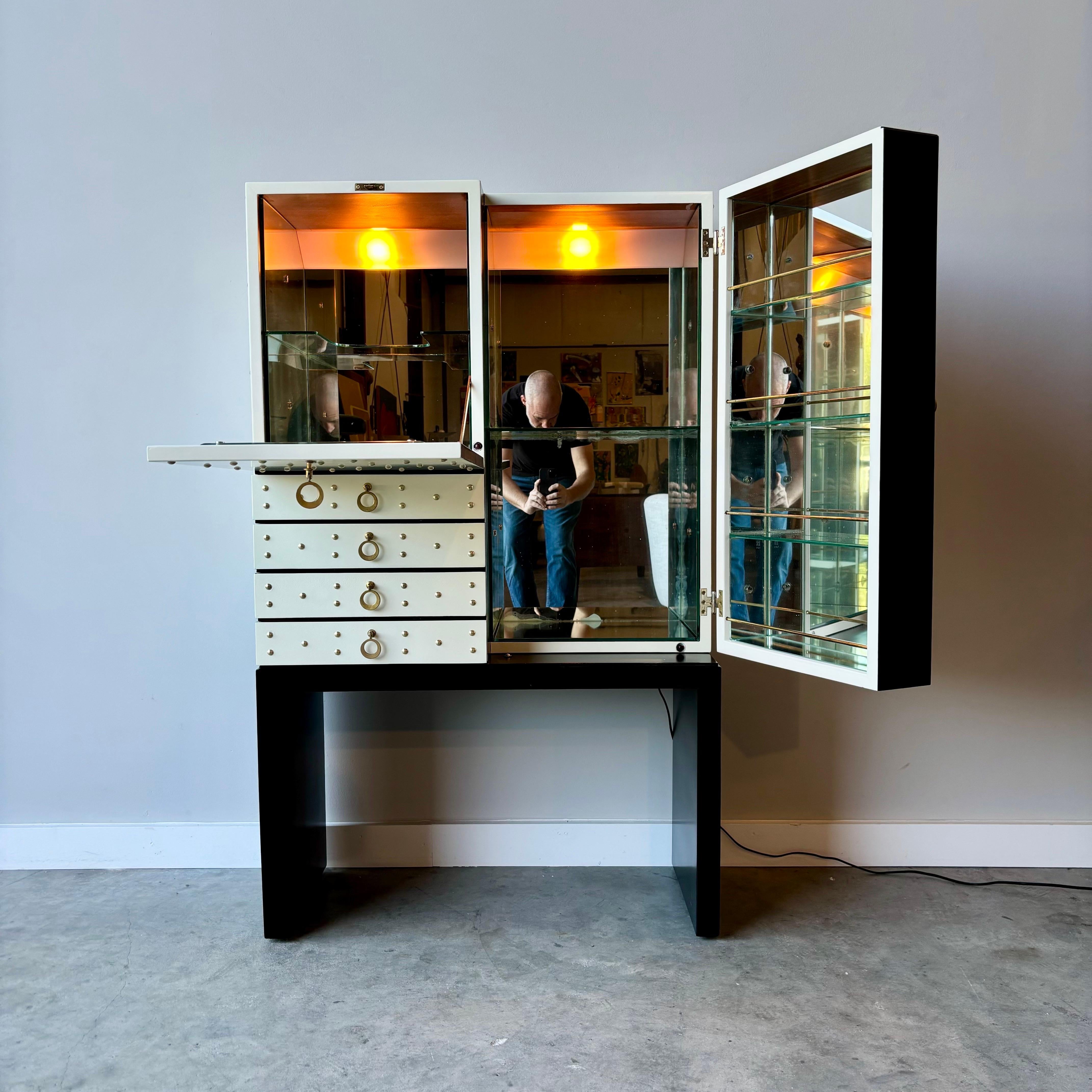 Aldo Tura Illuminating Dry Bar, 1960s Milan For Sale 4