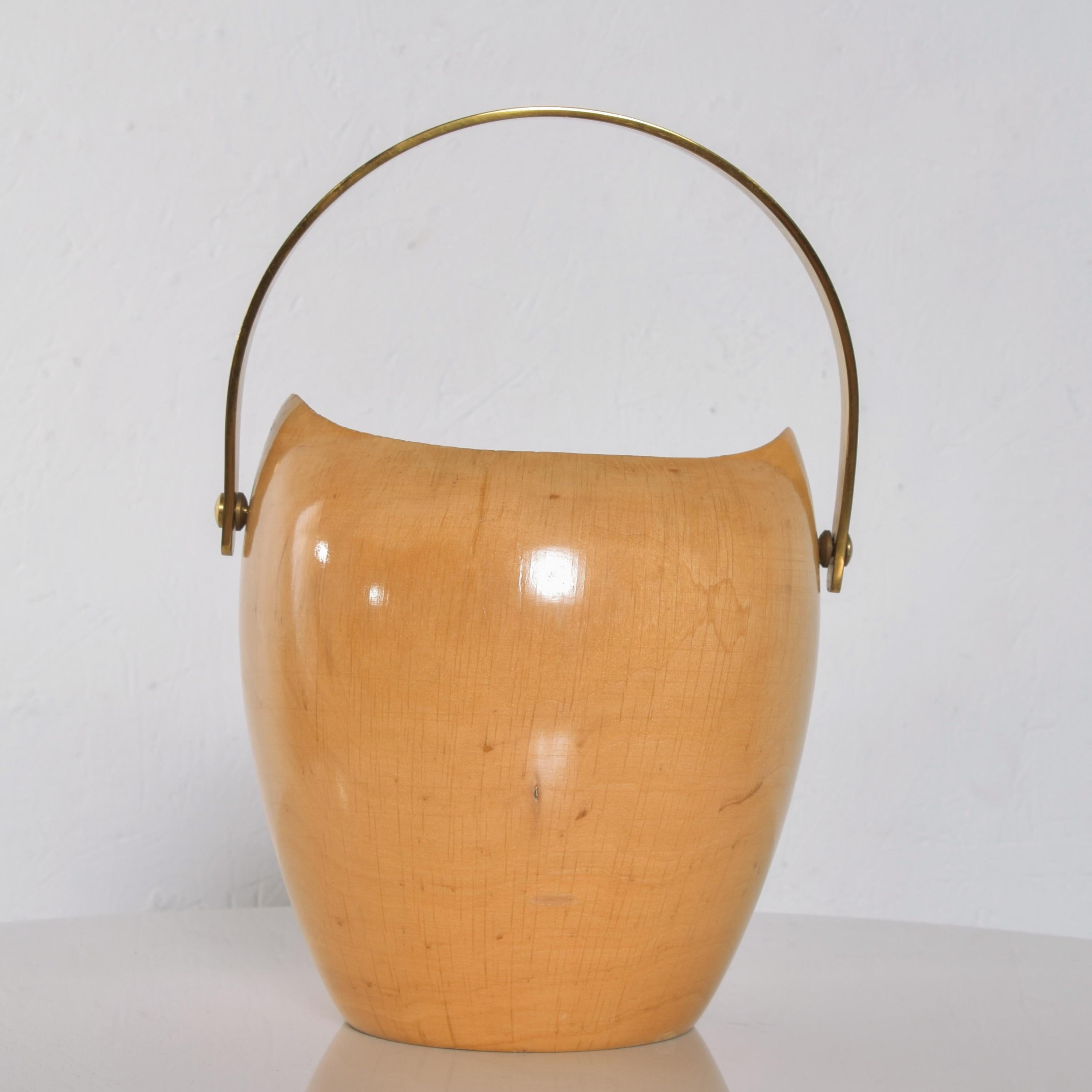 Mid-20th Century Aldo Tura Italy Macabo Sculptural Ice Bucket Glossy Wood & Polished Brass + Red