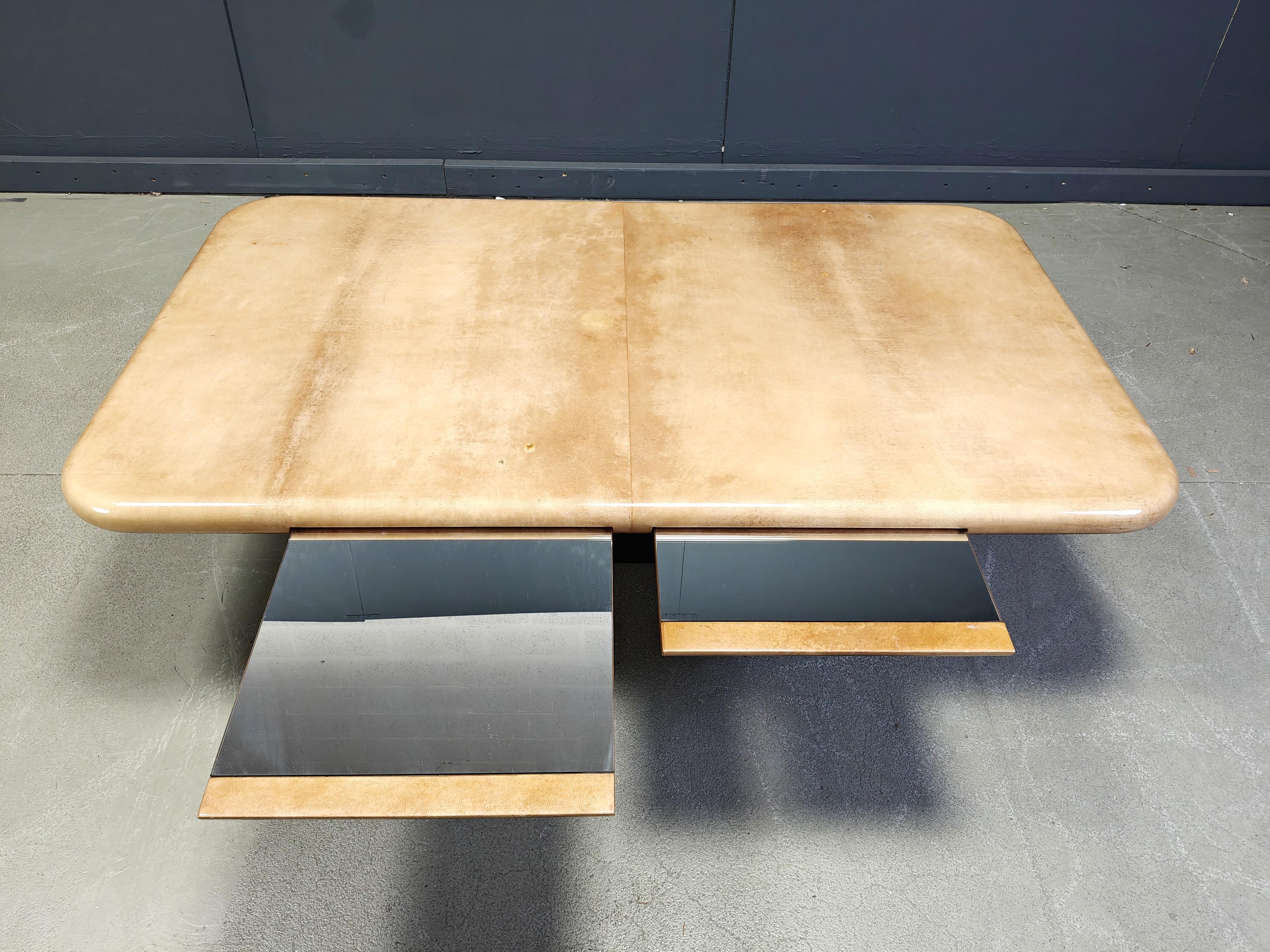 Table basse laquée chèvre Aldo Tura, années 1960 en vente 5