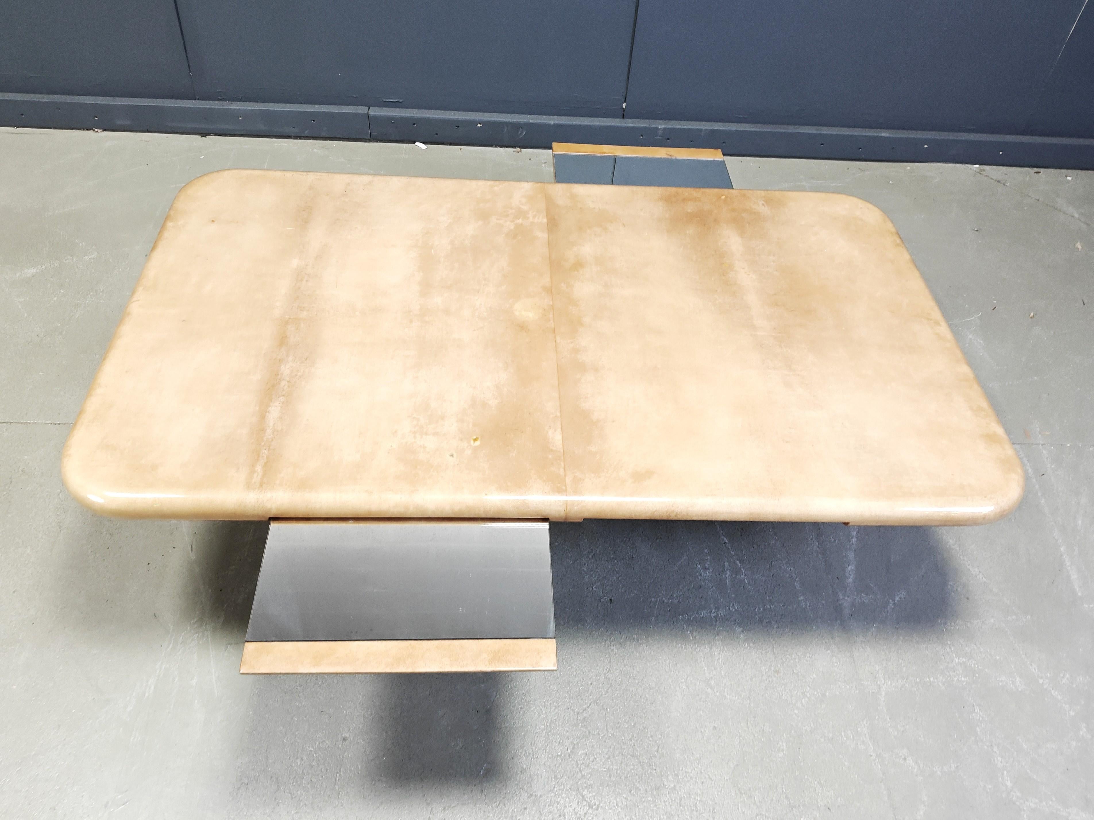 italien Table basse laquée chèvre Aldo Tura, années 1960 en vente