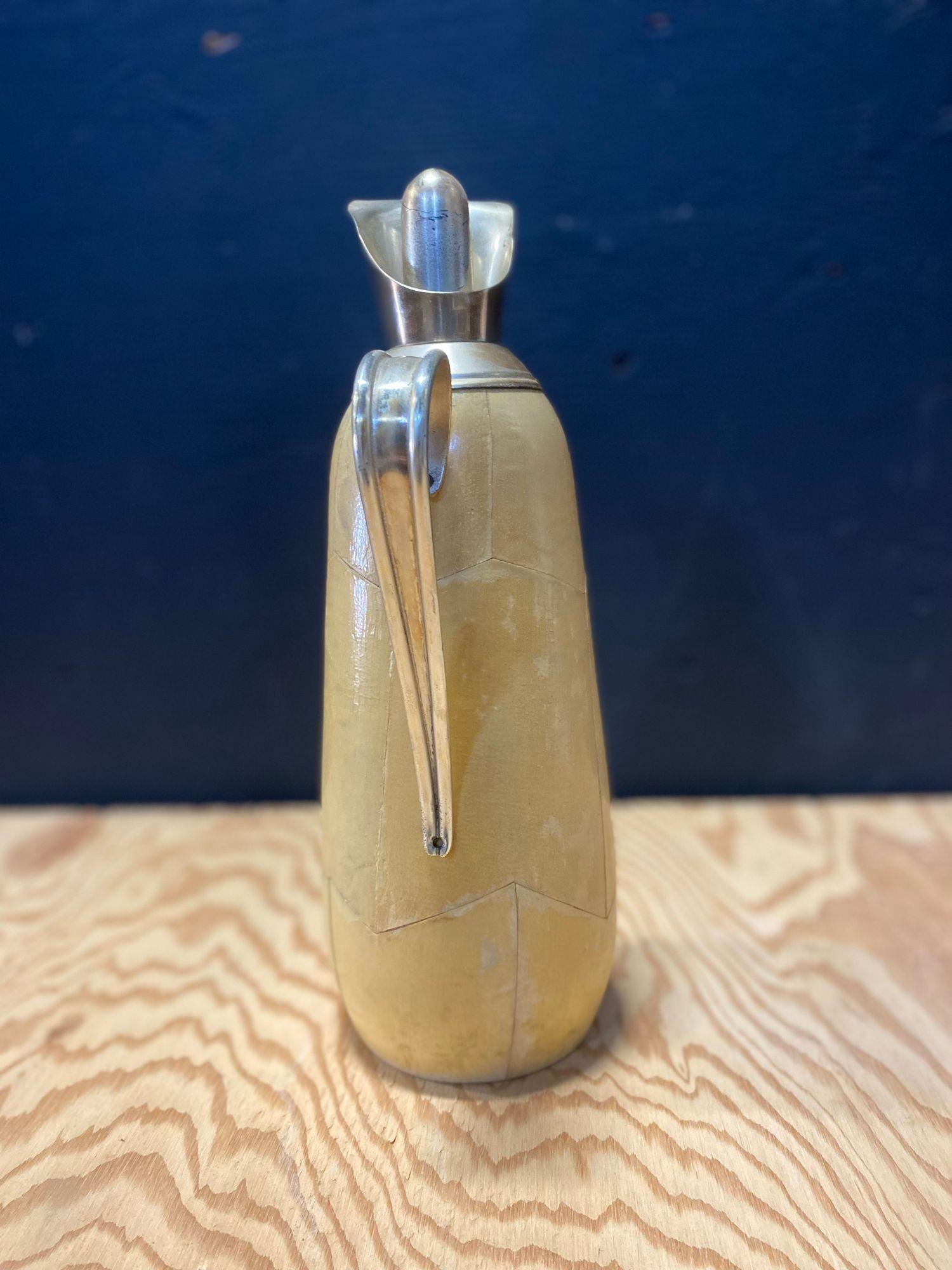 Metà XX secolo Decanter isolato in pelle di capra laccata di Aldo Tura in vendita