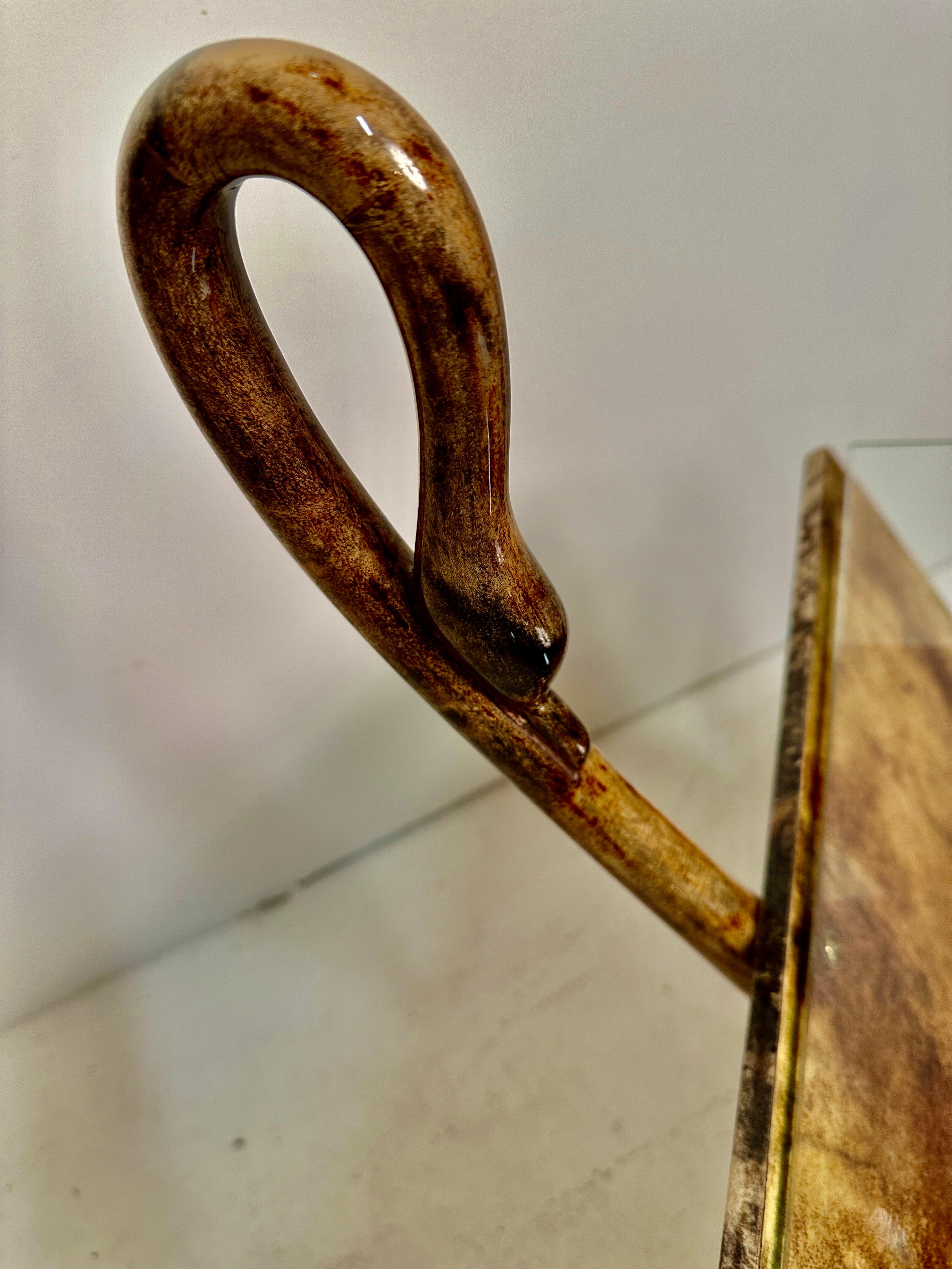A.I.C. Swan en peau de chèvre laquée, Italie c 1950s en vente 3