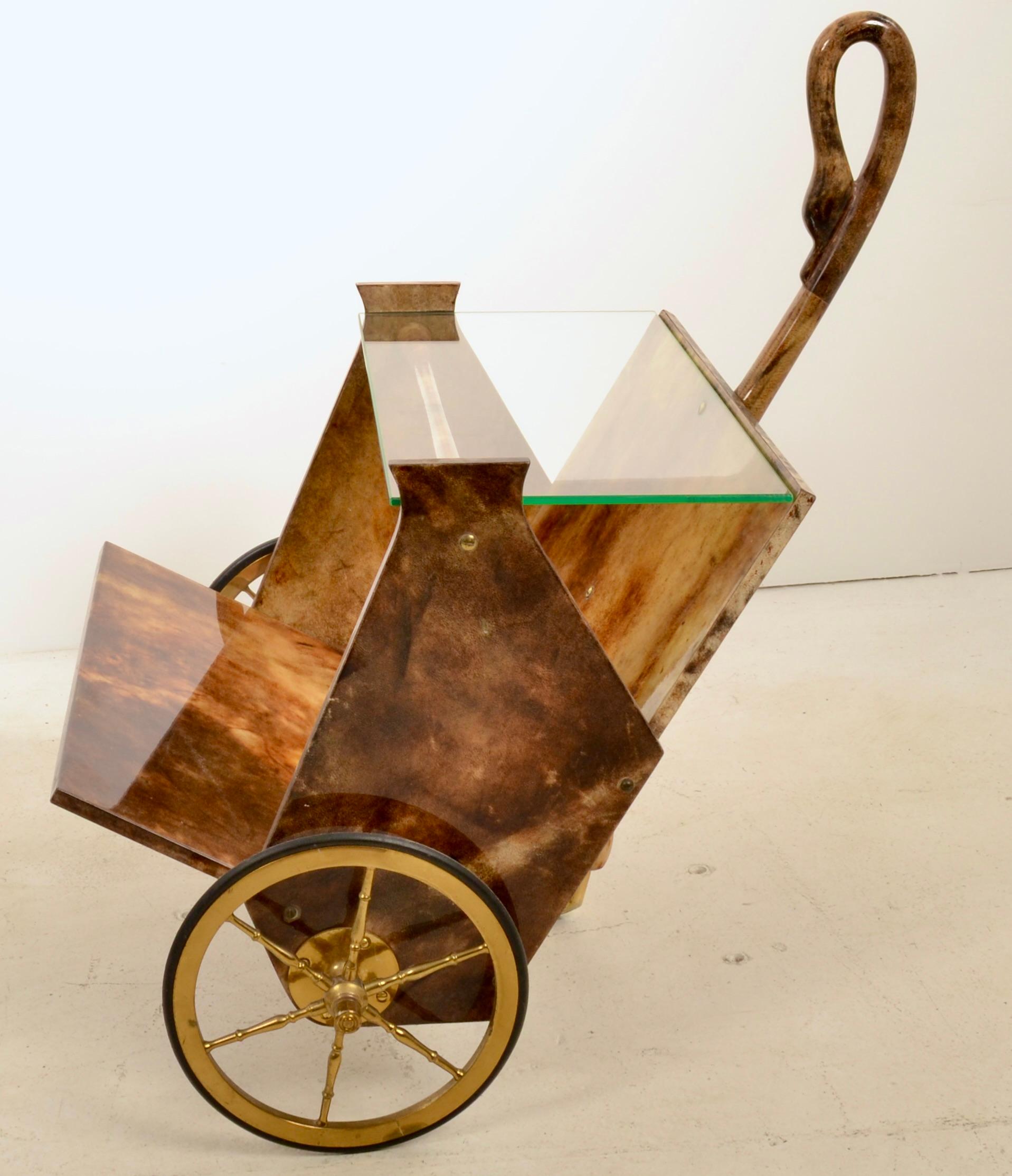 Mid-Century Modern A.I.C. Swan en peau de chèvre laquée, Italie c 1950s en vente