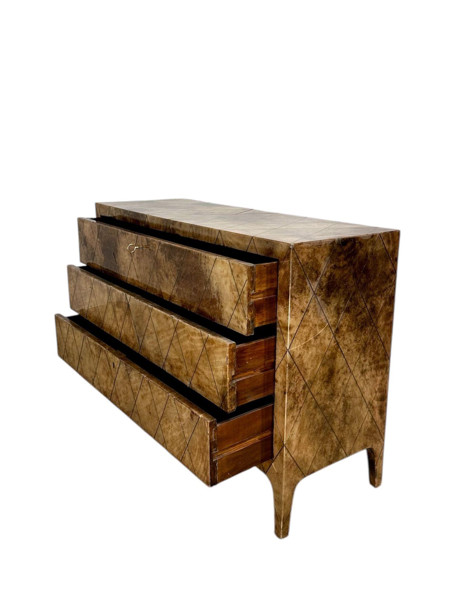 Aldo Tura Lacquered Goatskin w/brass Inlay 3 Drawer Dresser, Italy 1970 (Italienisch) im Angebot