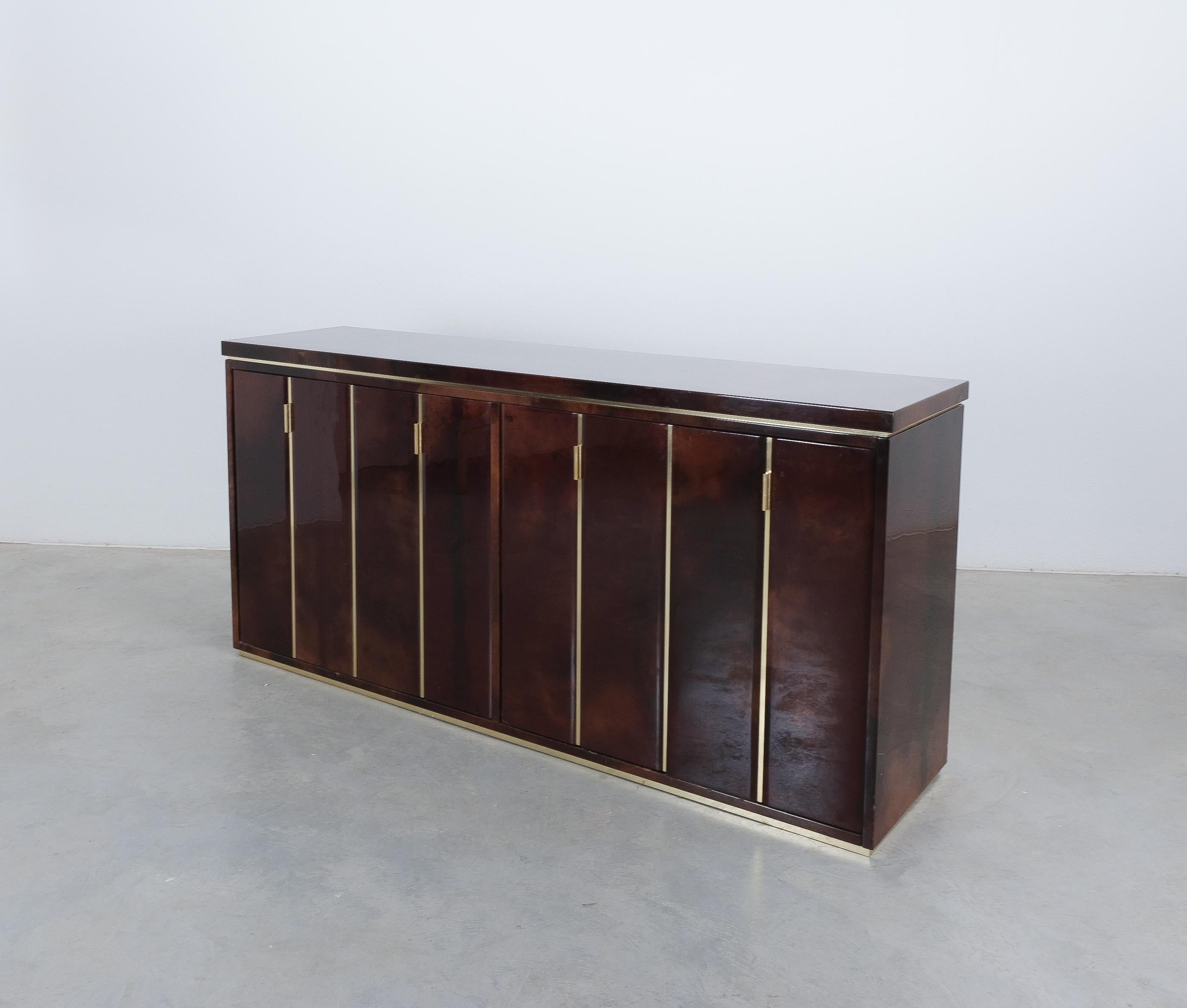 Aldo Tura Große Kommode Credenza Brown Pergament Italien, 1970 im Angebot 4