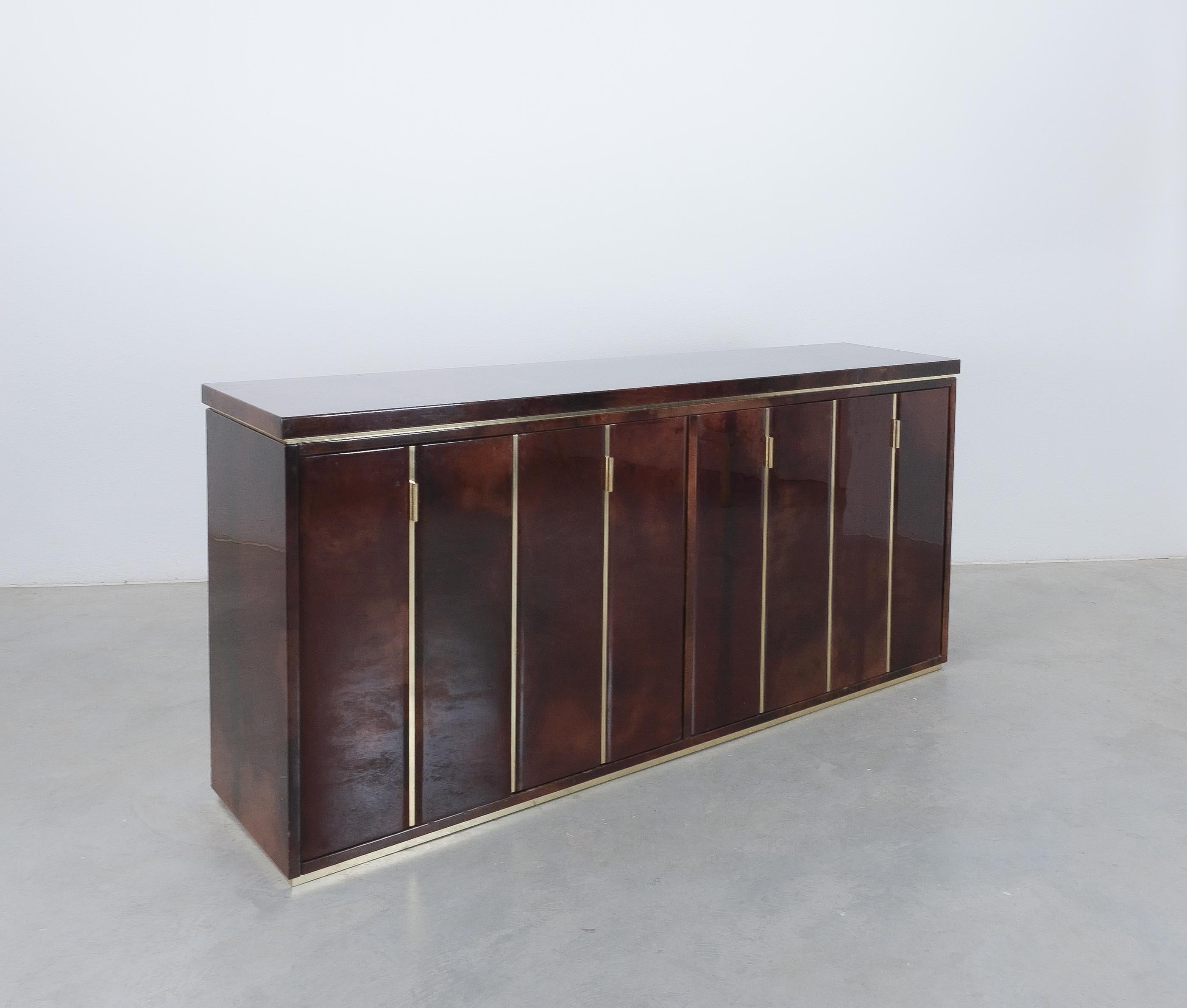 Aldo Tura Große Kommode Credenza Brown Pergament Italien, 1970 im Angebot 1