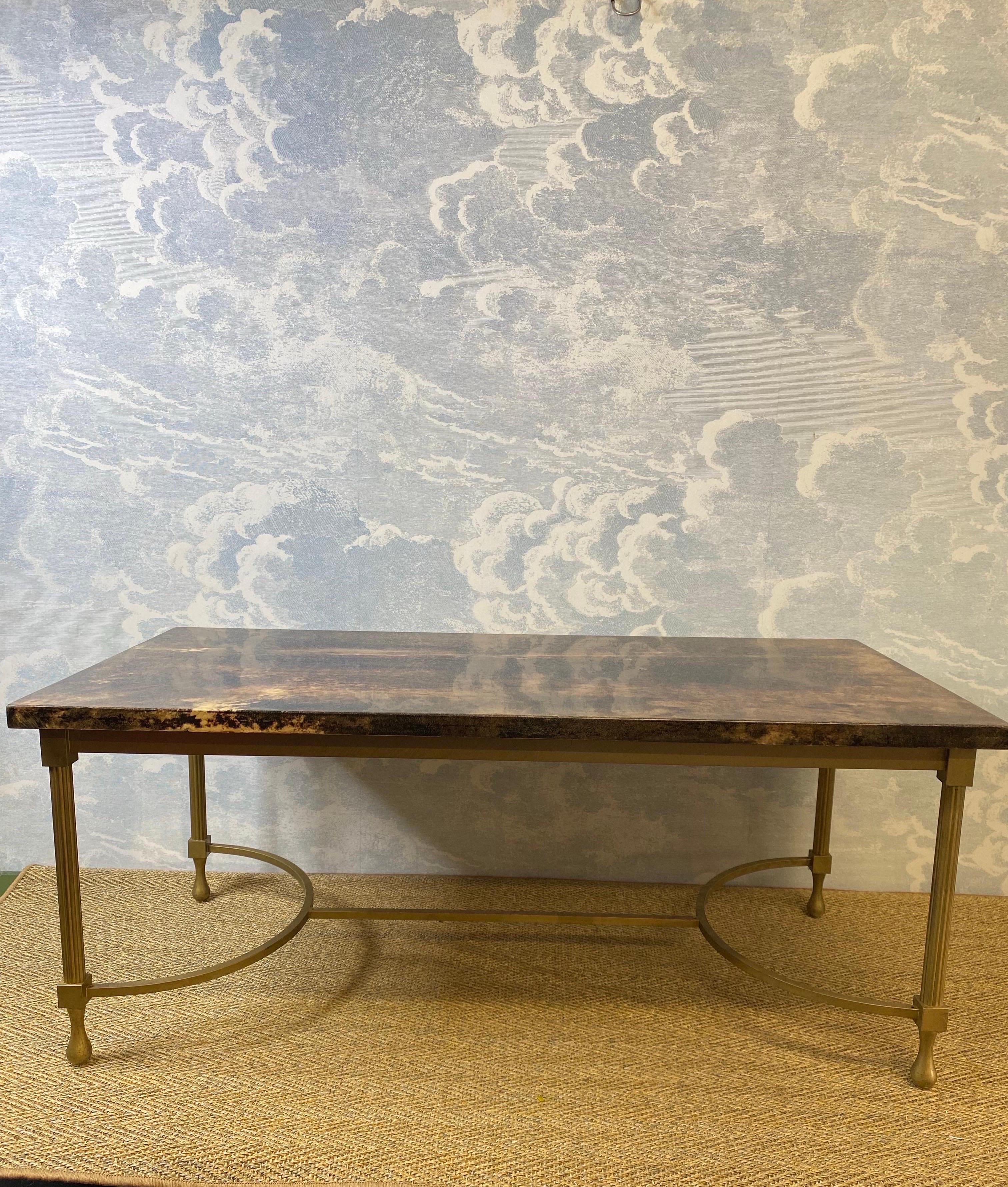 Aldo Tura Lounge Couchtisch, Italien 1960er Nussbaum Brown (Ziegenleder) im Angebot