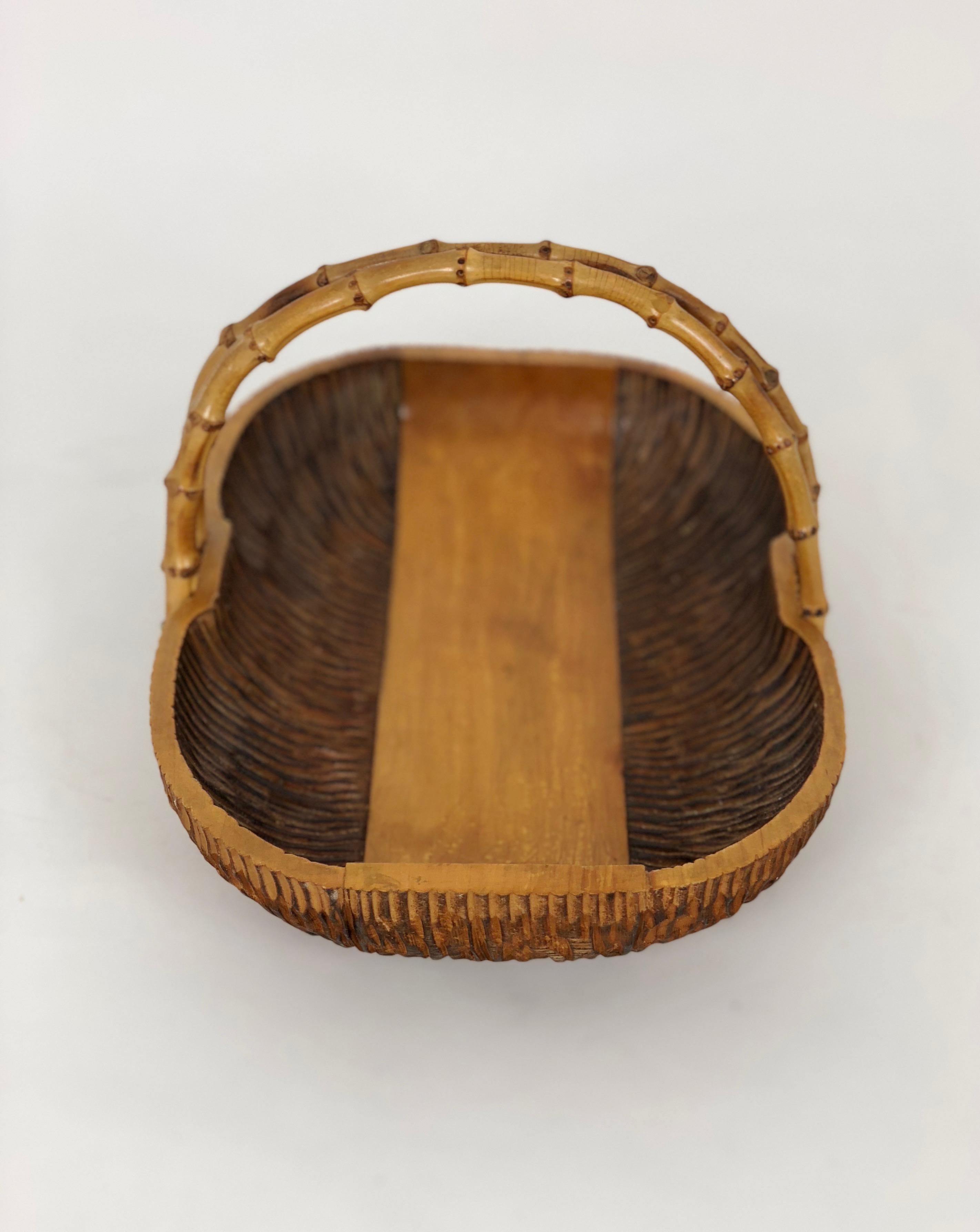 Mid-Century Modern Aldo Tura Macabo Fruit Walnut Bowl Centrepiece Hand Carved Wood and Bamboo Italy