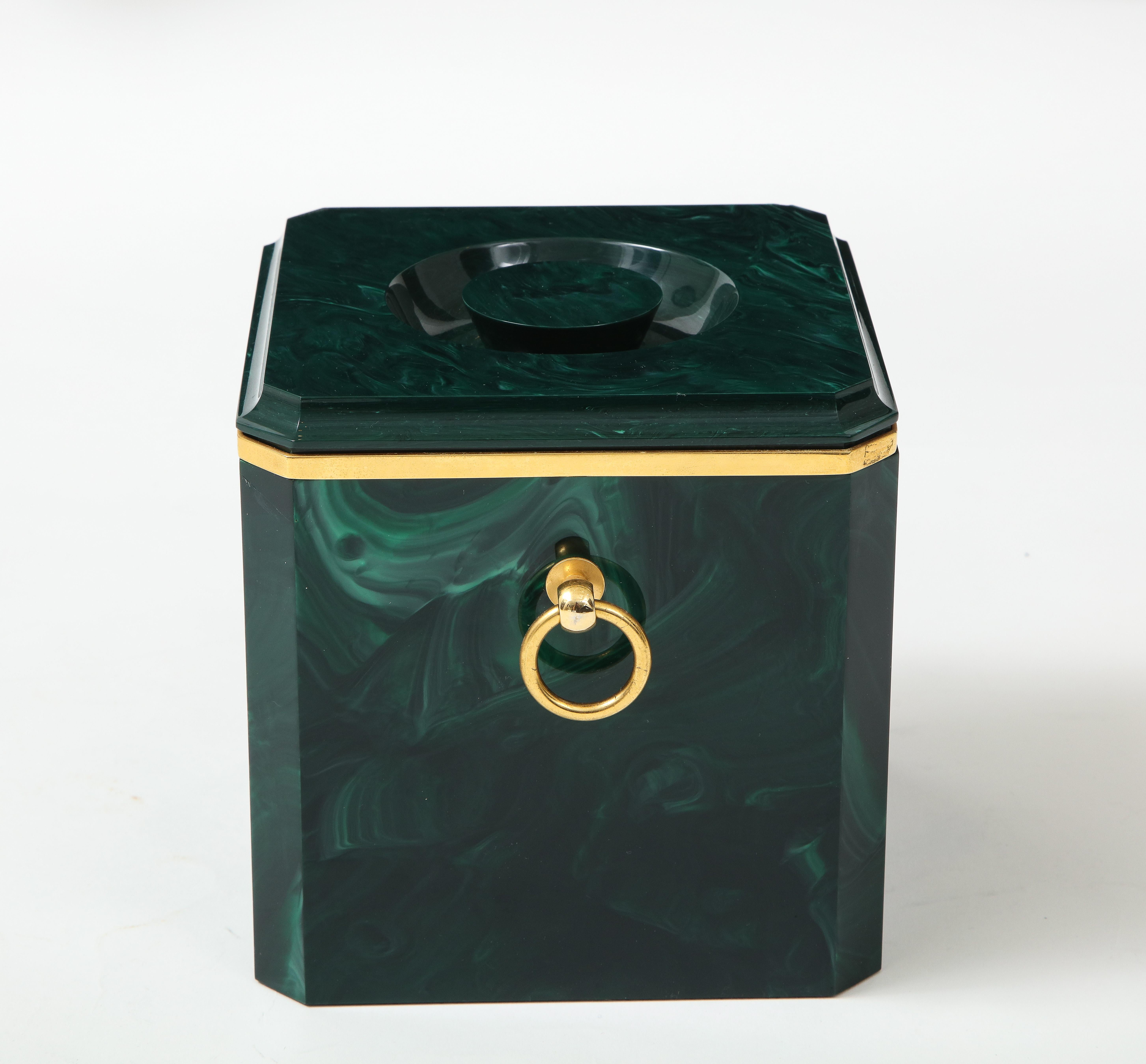 Aldo Tura Faux Malachite Ice Bucket with Brass Rings, Italy, 1970s In Good Condition For Sale In New York, NY