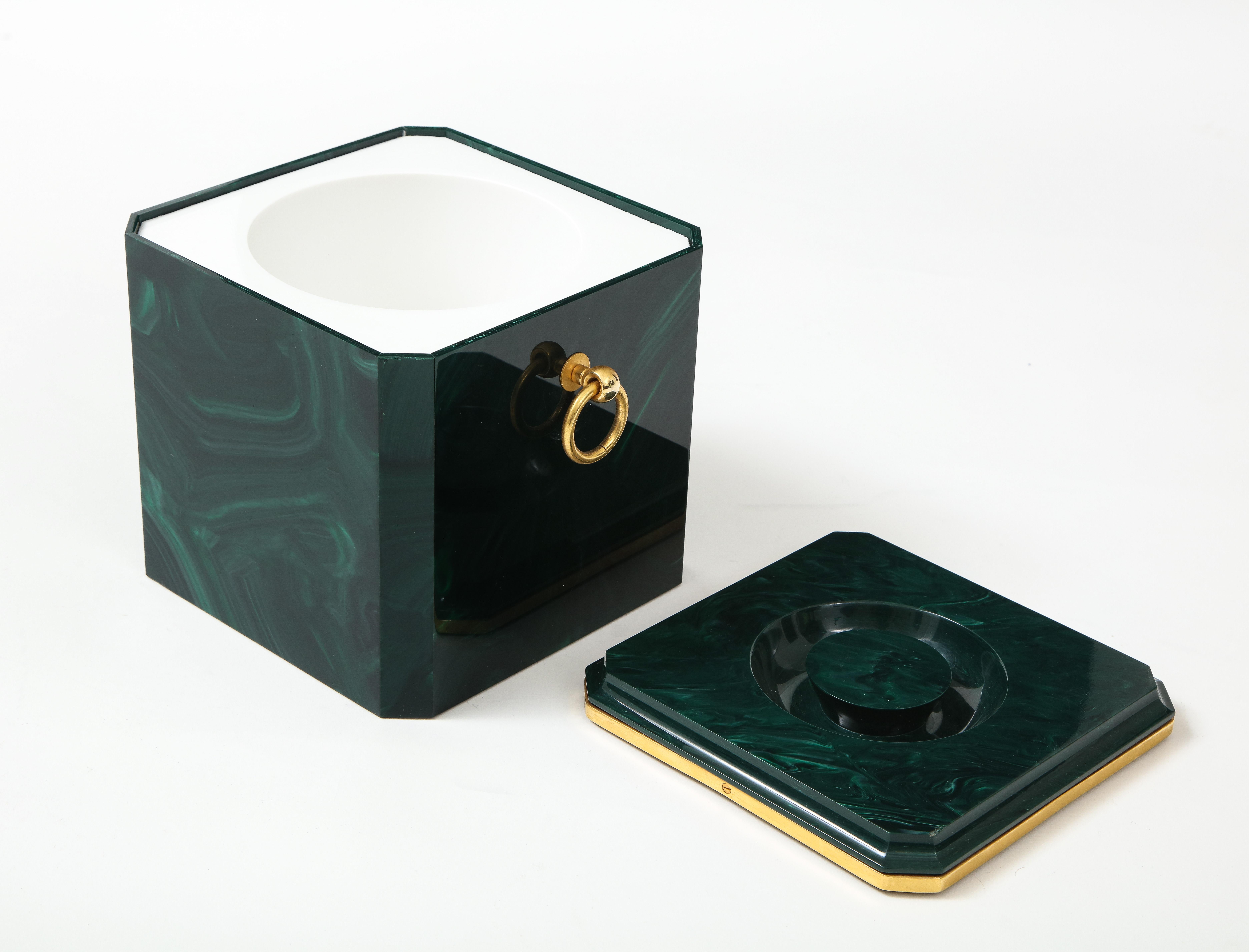 Aldo Tura Faux Malachite Ice Bucket with Brass Rings, Italy, 1970s For Sale 3