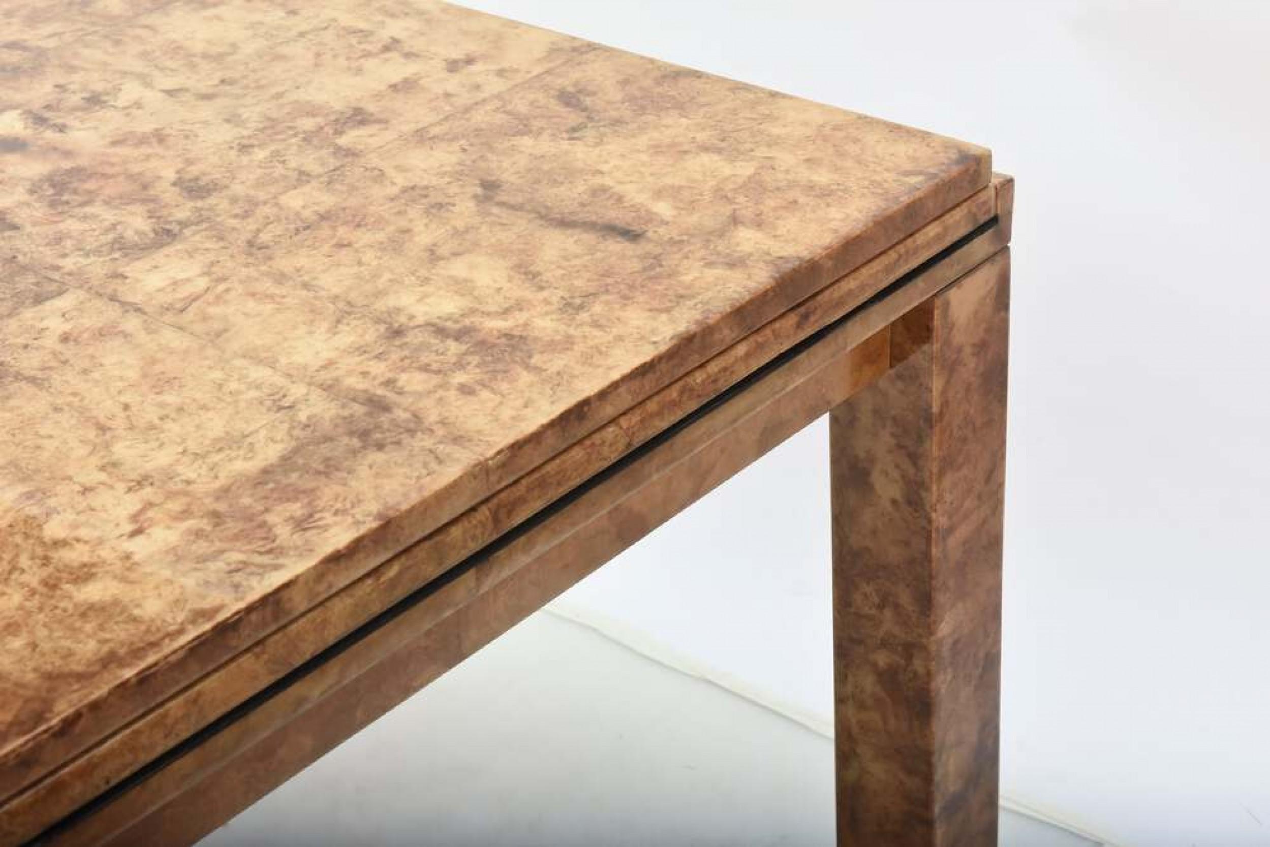 20ième siècle Aldo Tura Table de jeu / table de salle à manger à rallonge en 