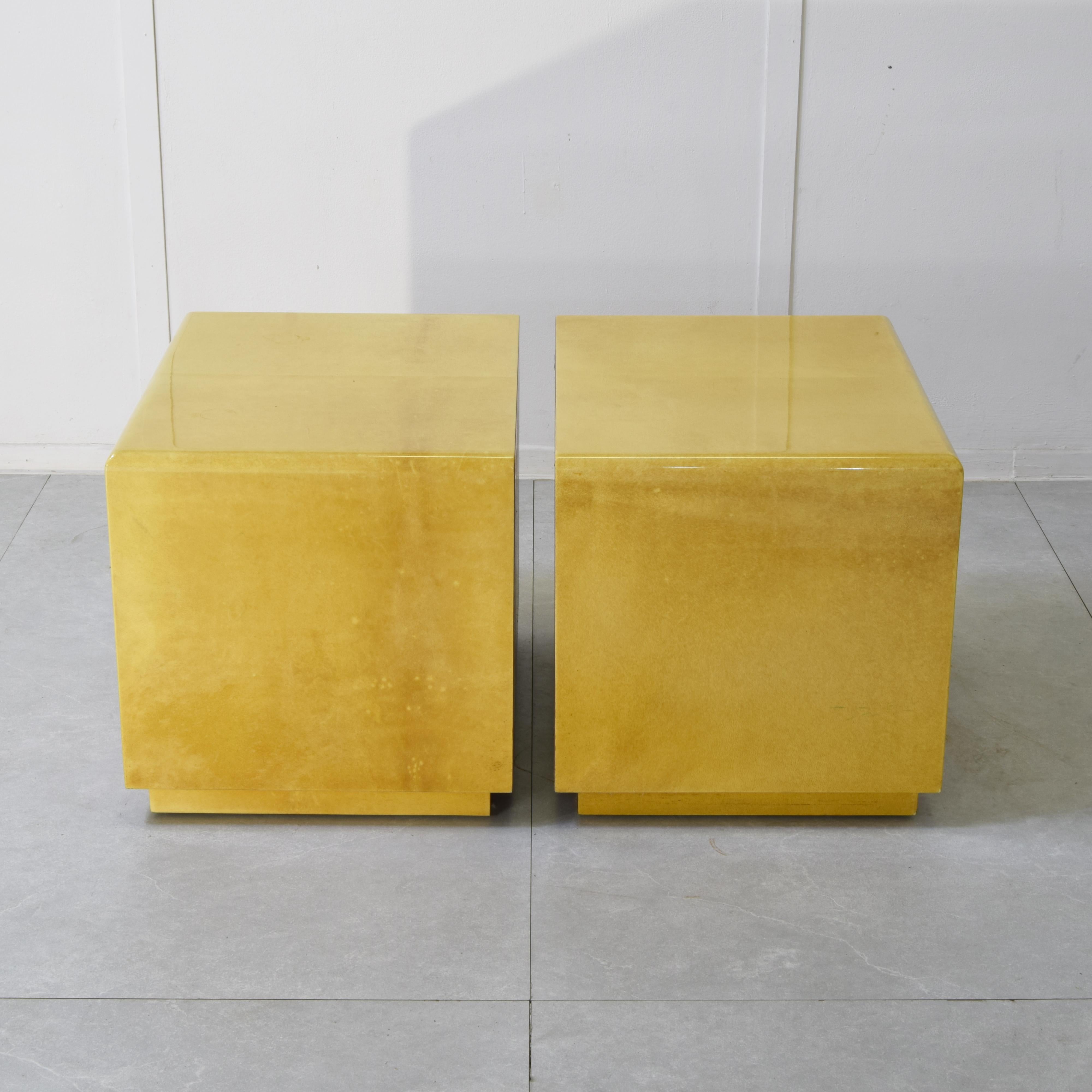Bois Tables de chevet Aldo Tura années 1970. en vente