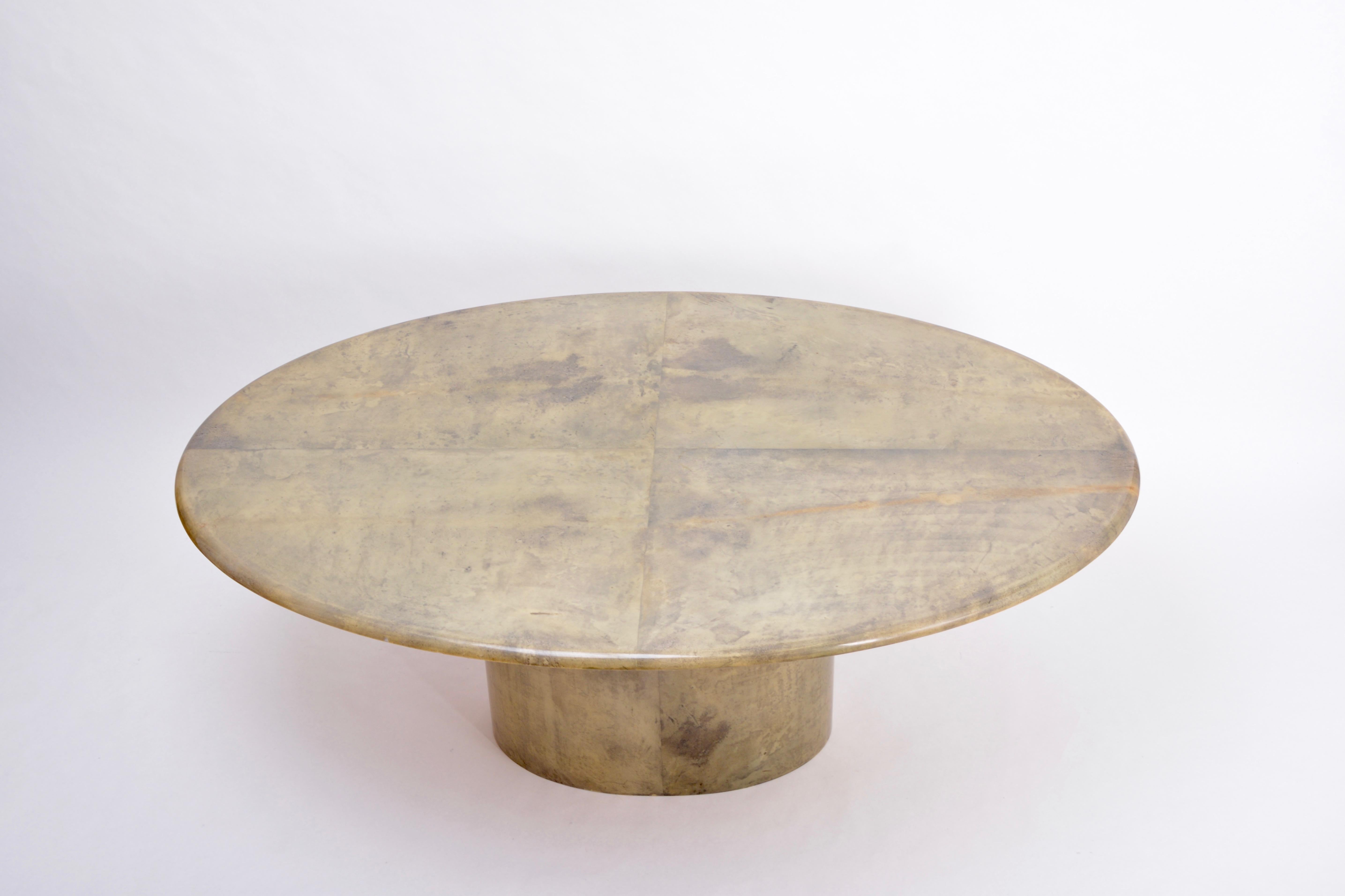 Aldo Tura Oval Dining Table in Lacquered Goatskin, Italy In Good Condition In Berlin, DE