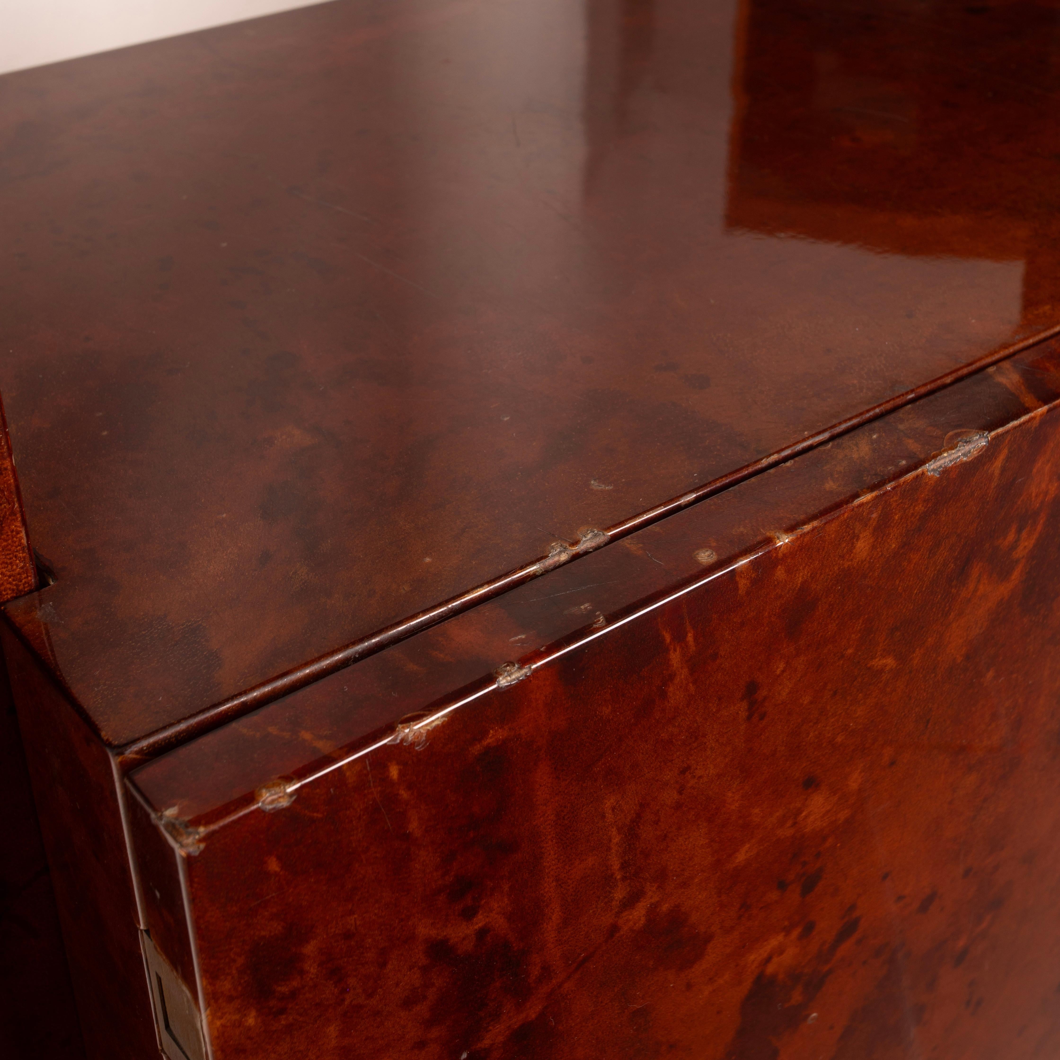 Bibliothèque en parchemin Aldo Tura pour Tura Milan, 1960 en vente 9