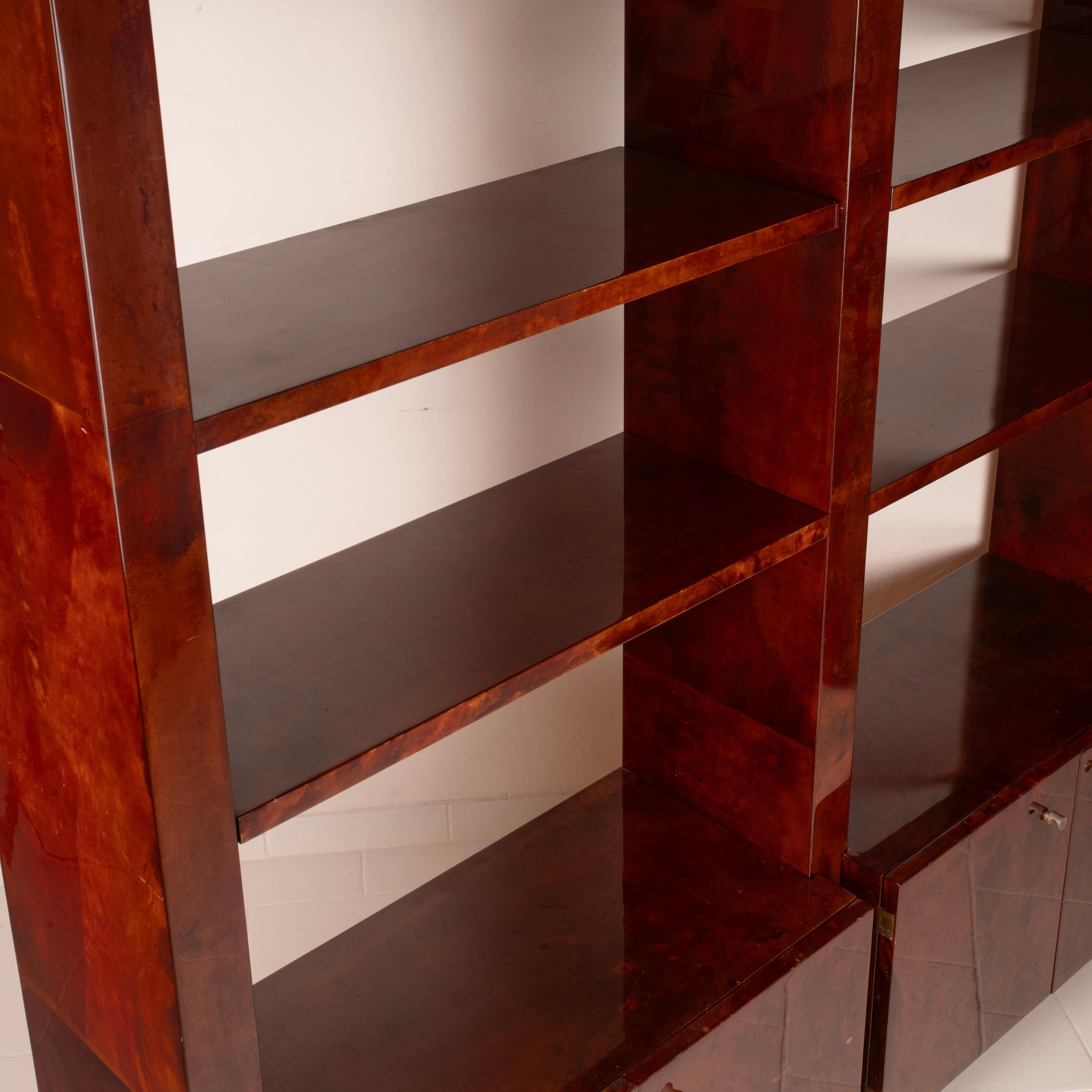 Bibliothèque en parchemin Aldo Tura pour Tura Milan, 1960 en vente 12