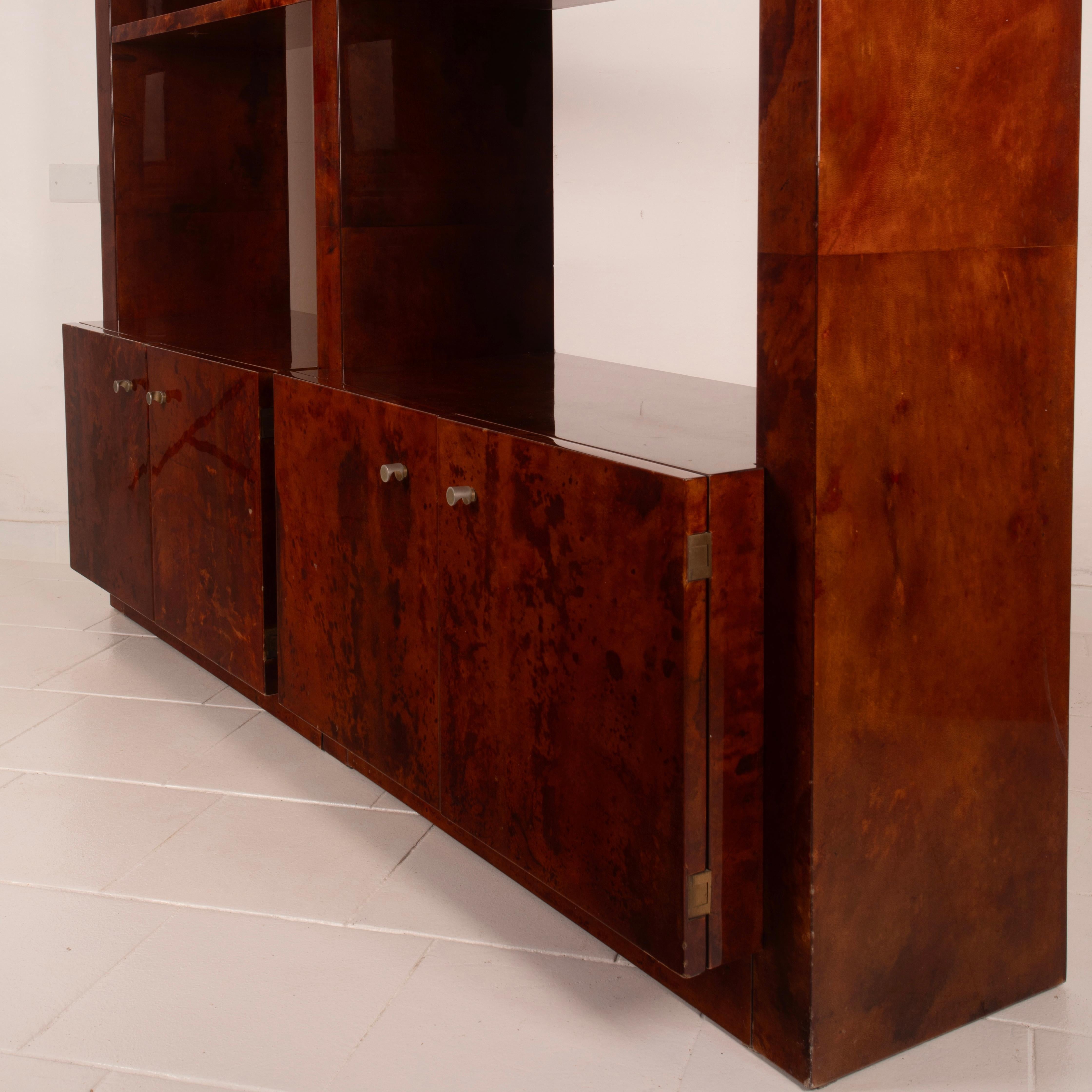 Bibliothèque en parchemin Aldo Tura pour Tura Milan, 1960 en vente 1