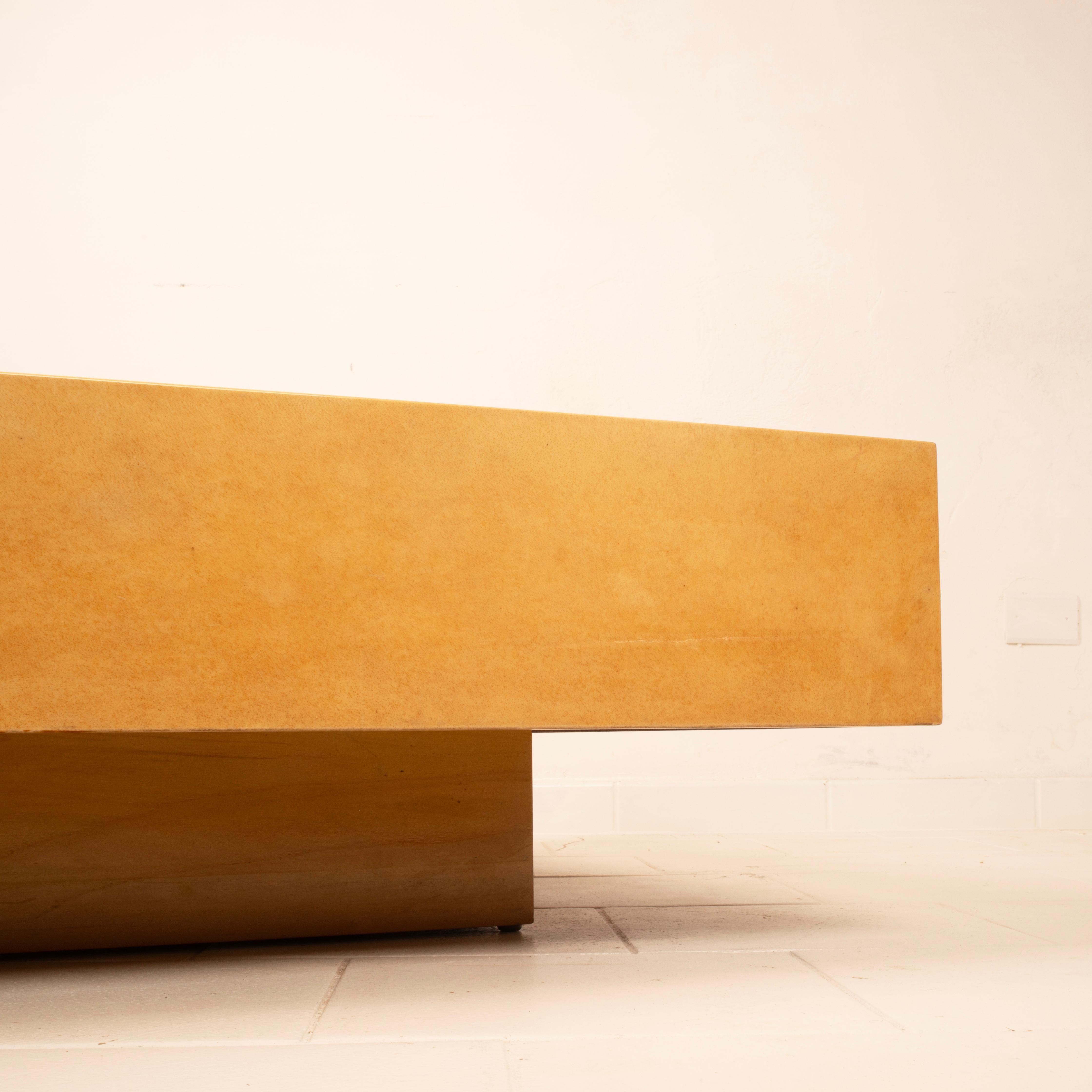Aldo Tura Parchment Coffee Table for TURA Milano, 1960s in vendita 4
