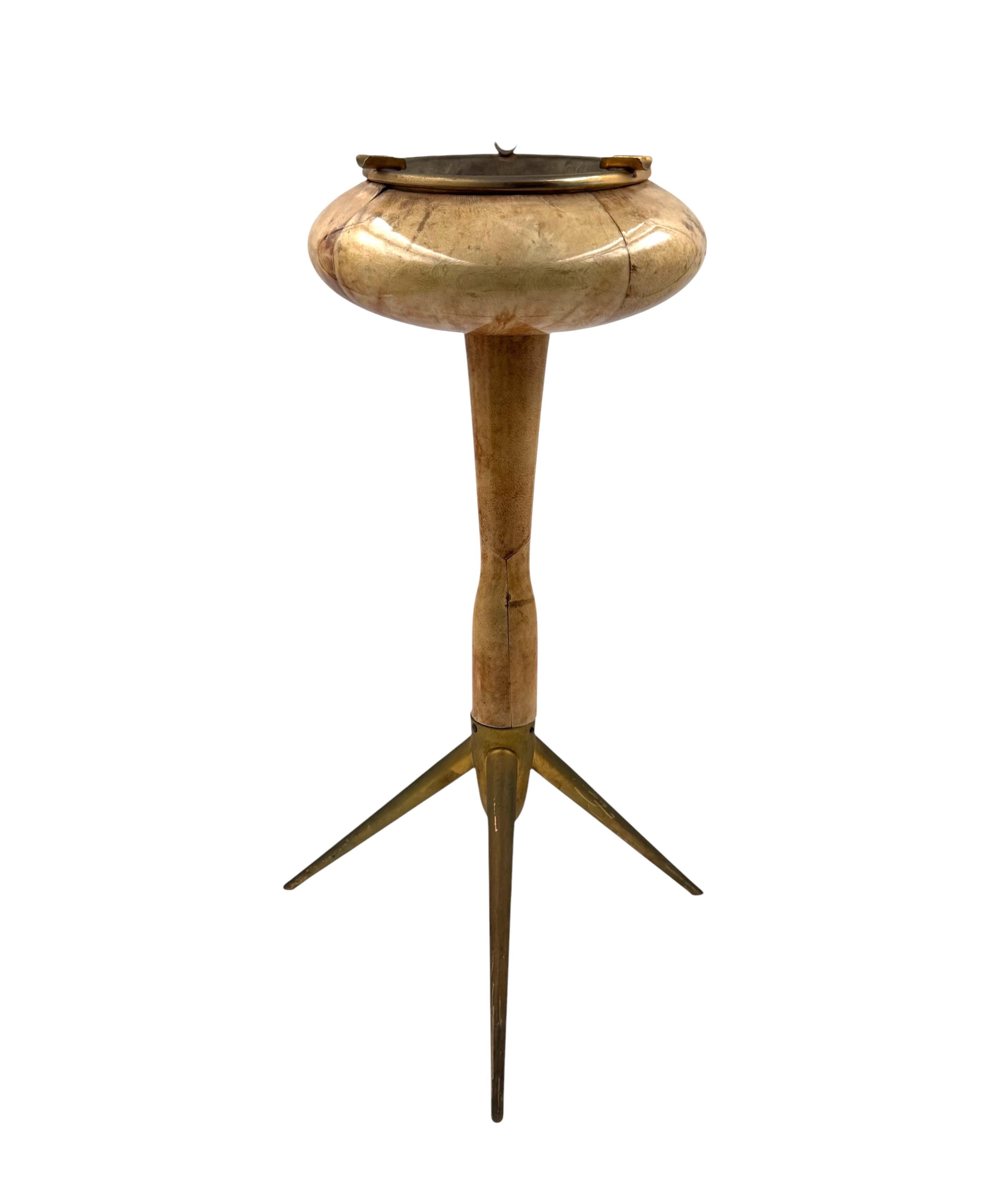 Laiton Aldo Tura, rare cendrier de sol en parchemin crème, Italie, années 1950 en vente