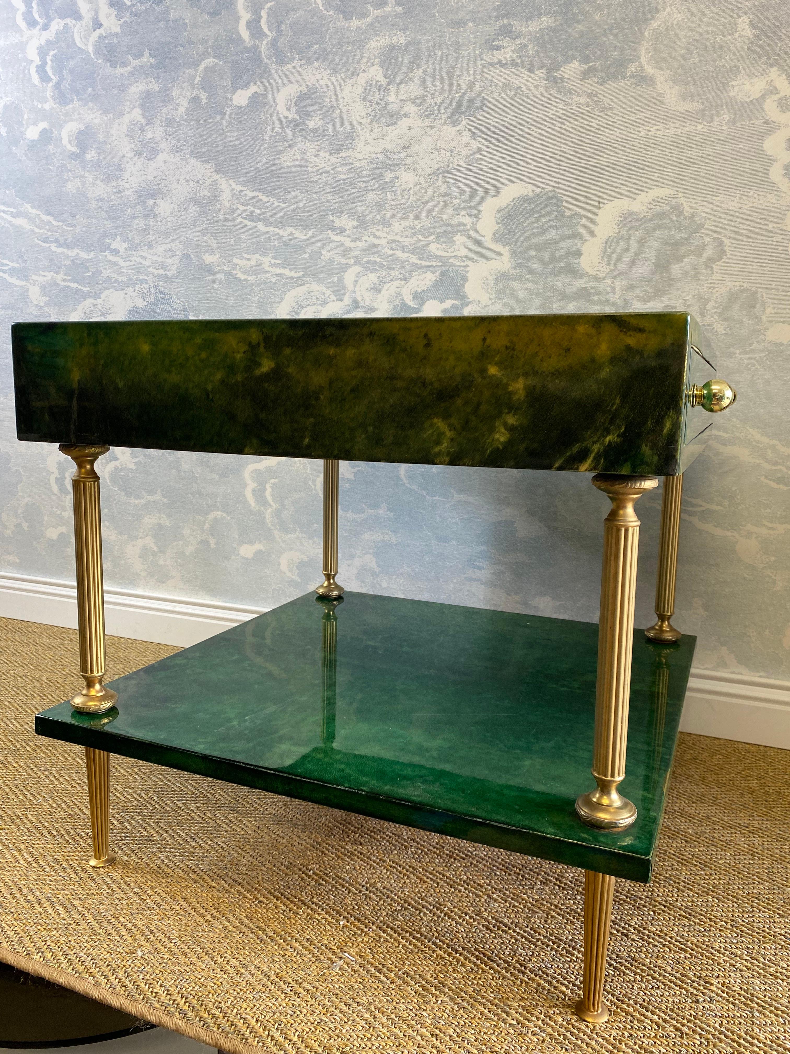 Aldo Tura Side Table in Emerald Green with Brass Legs and Two Drawers  In Good Condition For Sale In Cork, IE