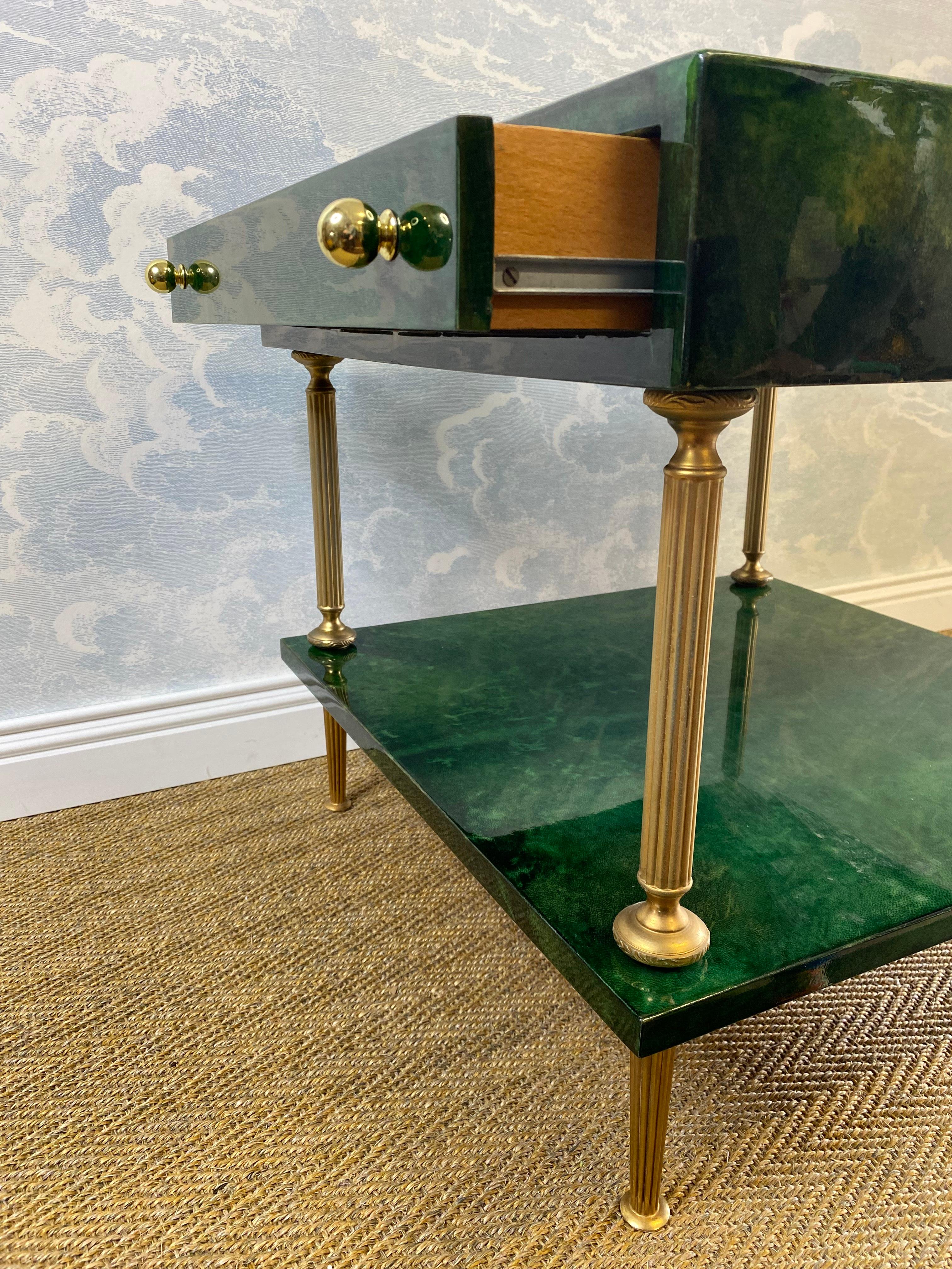 Aldo Tura Side Table in Emerald Green with Brass Legs and Two Drawers  For Sale 2