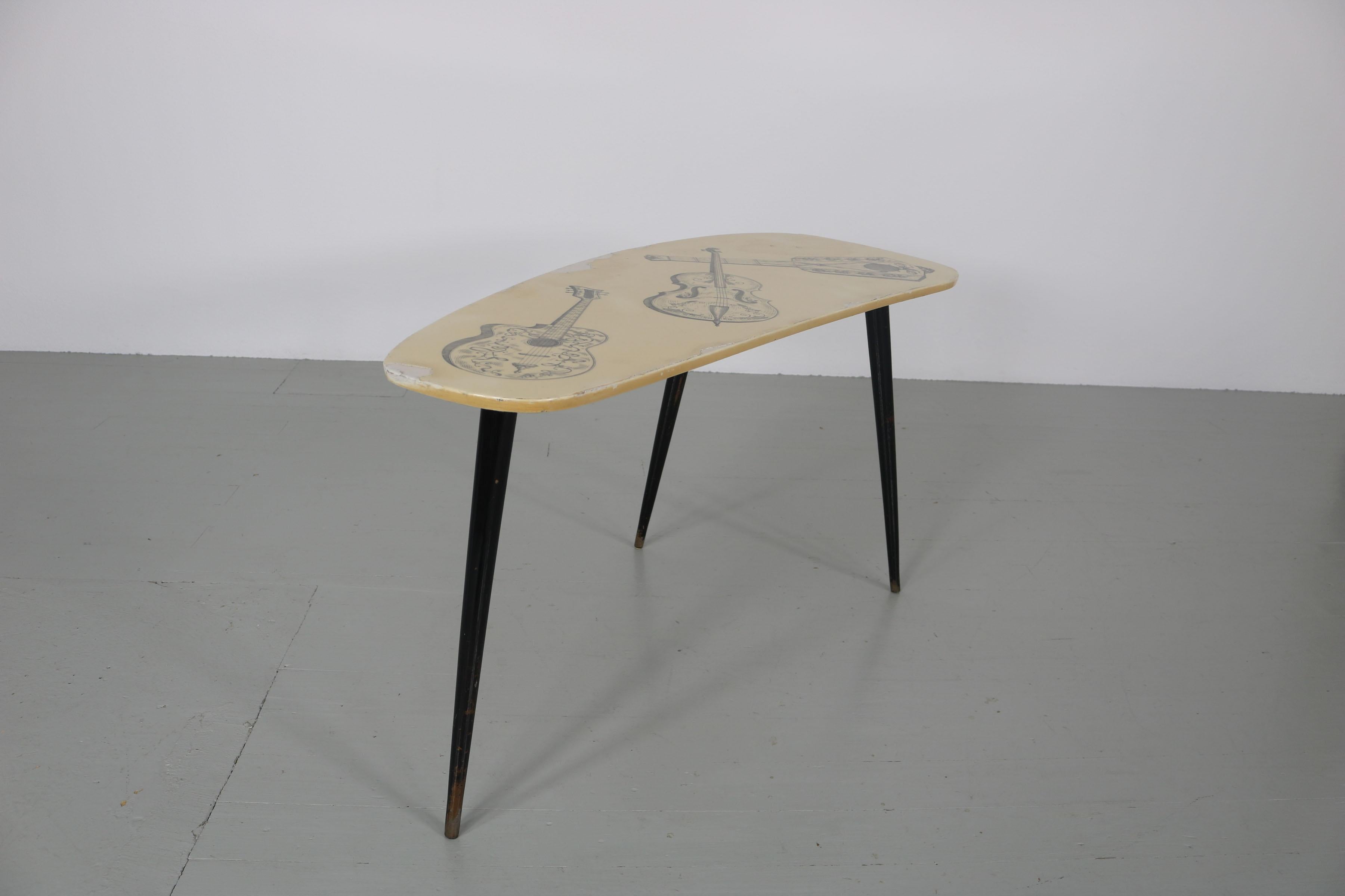 Aldo Tura Side Table mit guitar motif, Italy 1950s For Sale 3