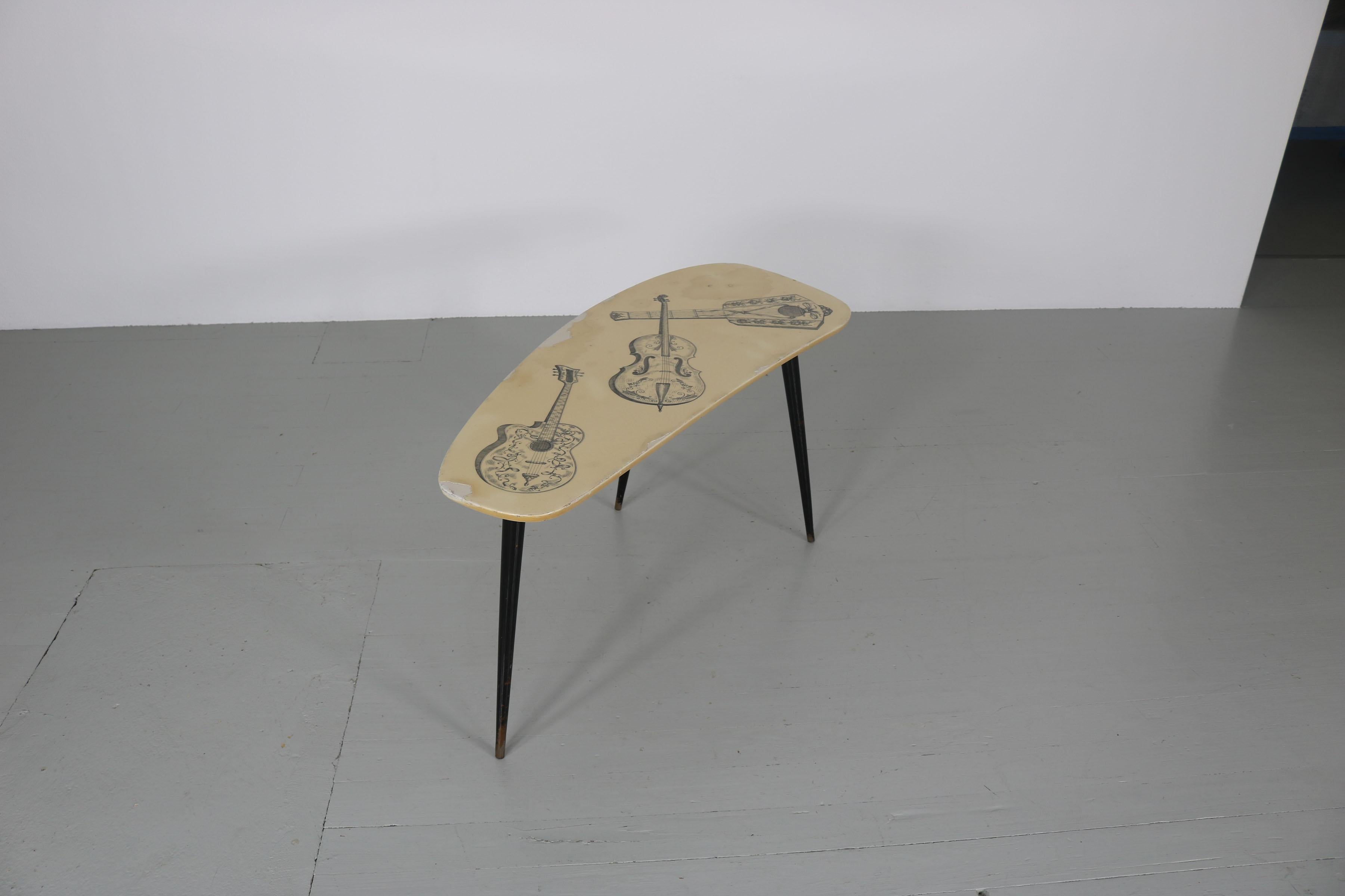 Aldo Tura Side Table mit guitar motif, Italy 1950s For Sale 4