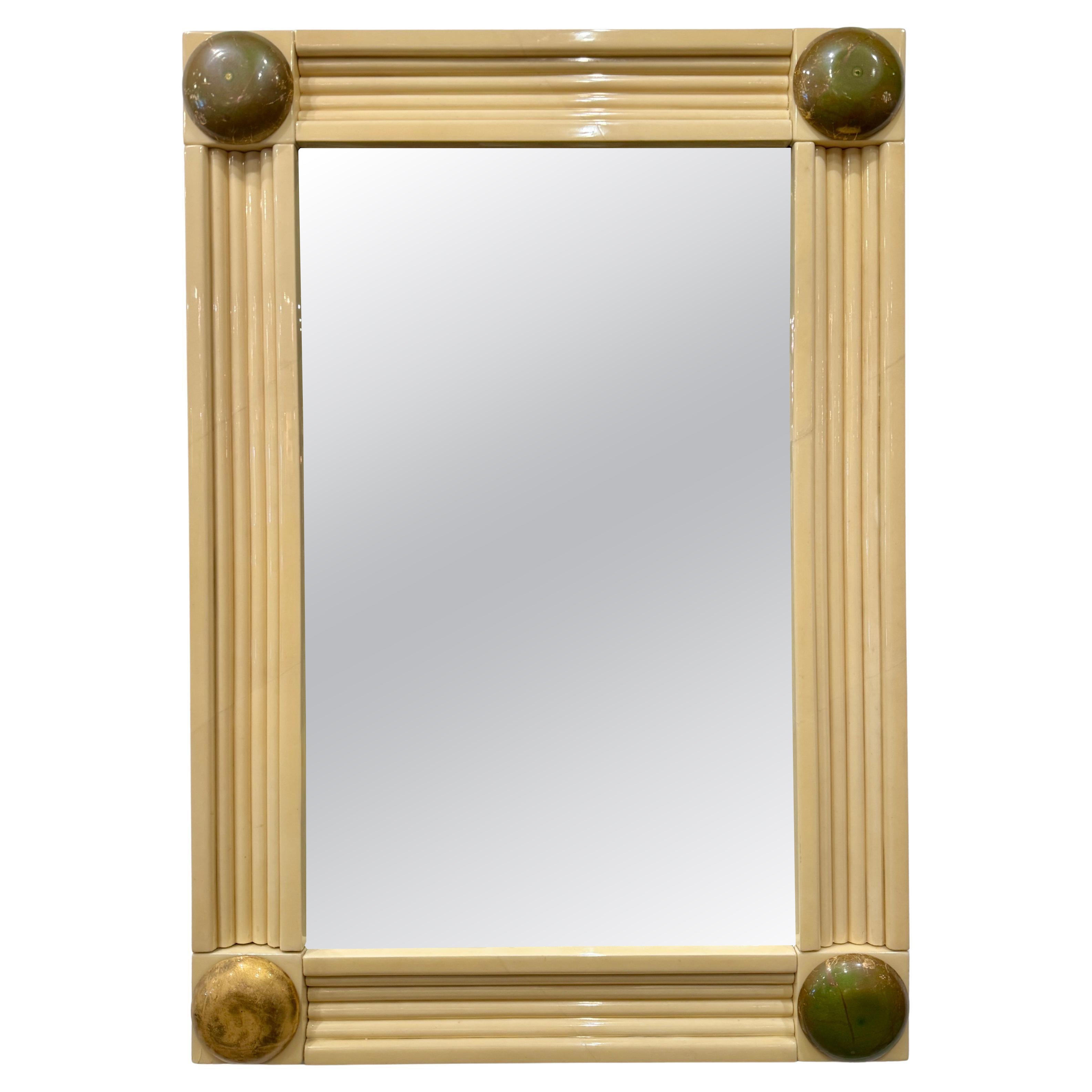 Magnifique miroir en peau de chèvre laquée à grande échelle de style Aldo Tura