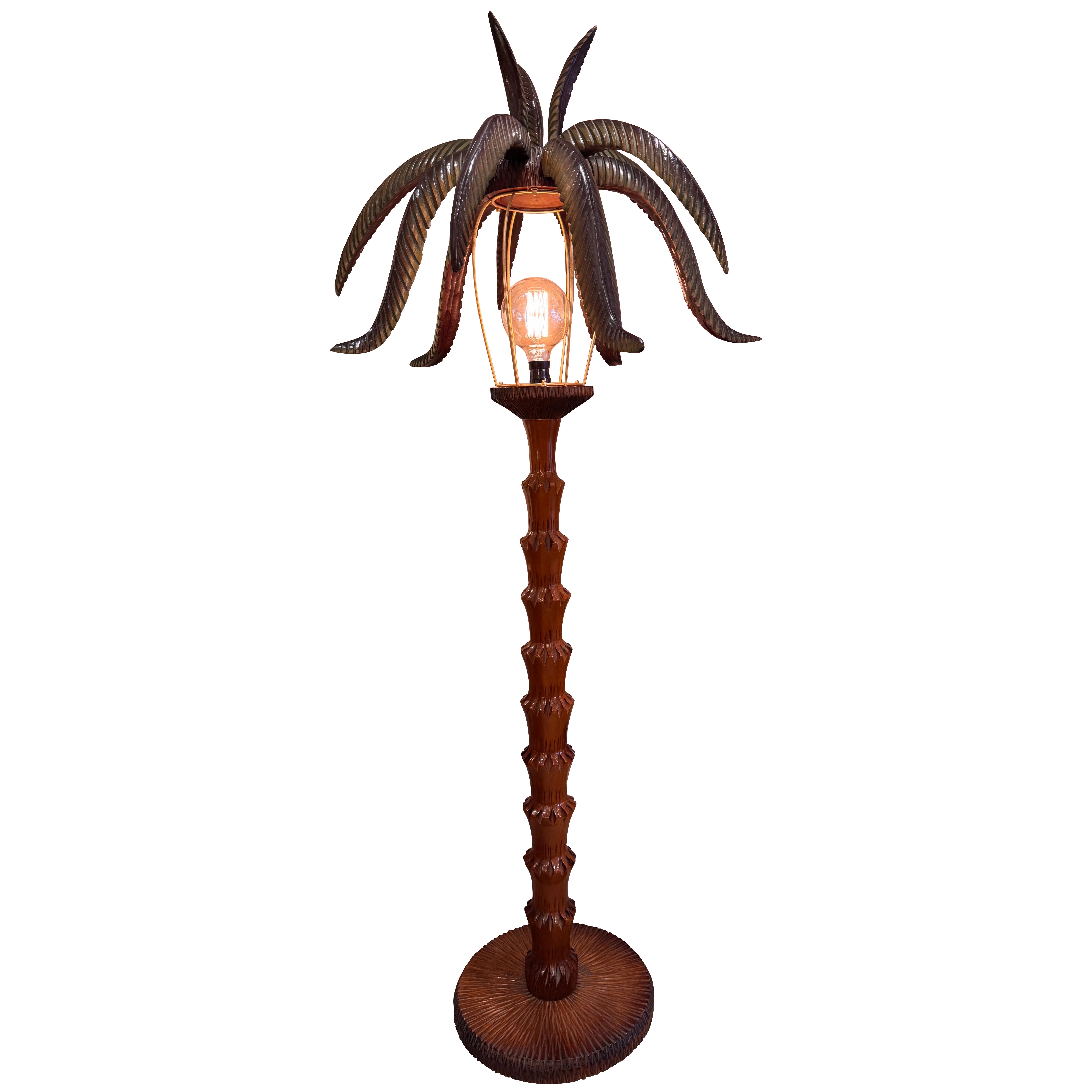 Aldo Tura wood carved palm floor lamp en vente