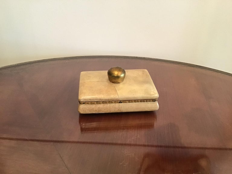Mid-20th Century Aldo Tura Wooden Jewelry Box with Parchment and Golden Knob, 1950, Italy For Sale