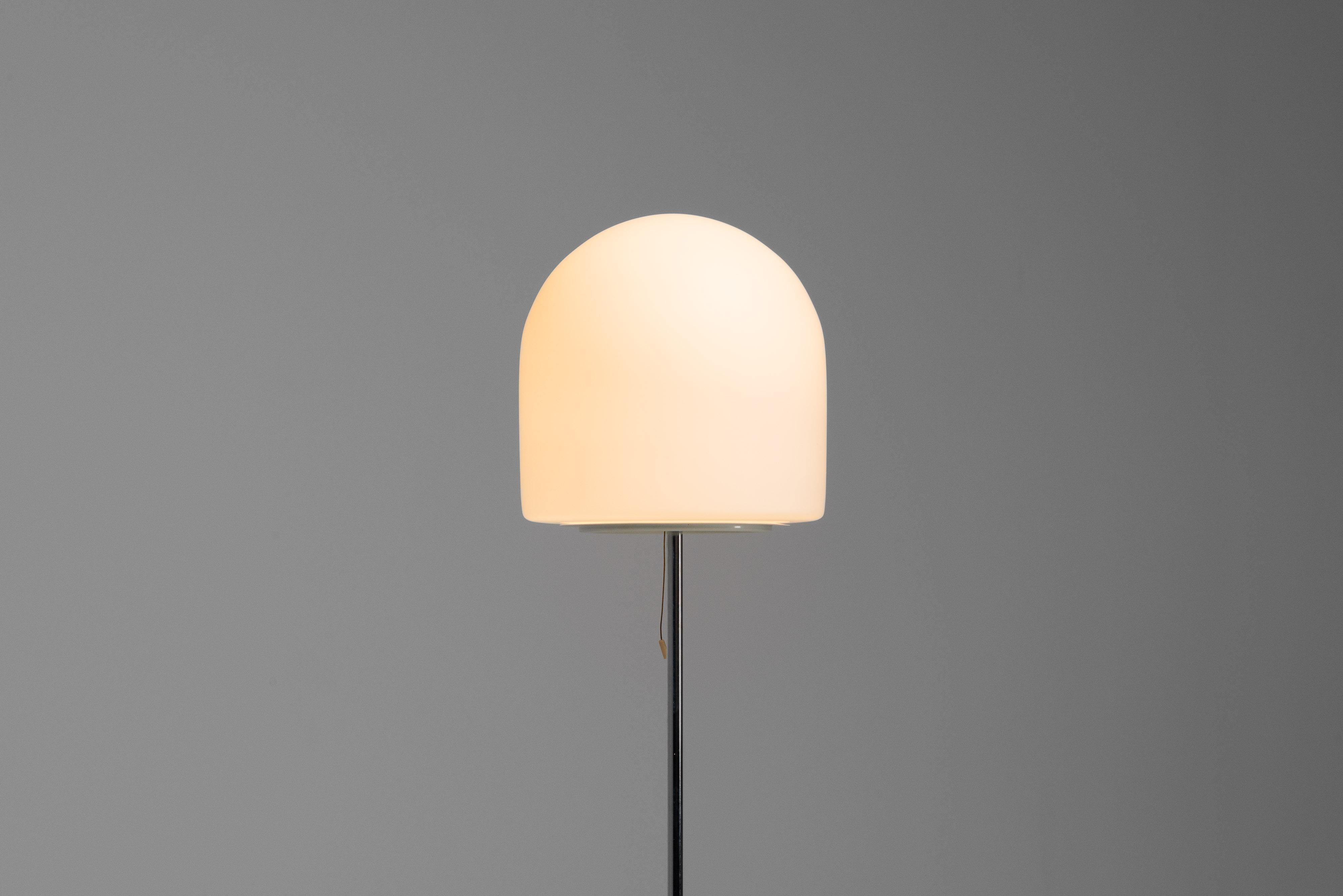 Dutch Aldo van den Nieuwelaar A251 floor lamp Artimeta 1972 For Sale