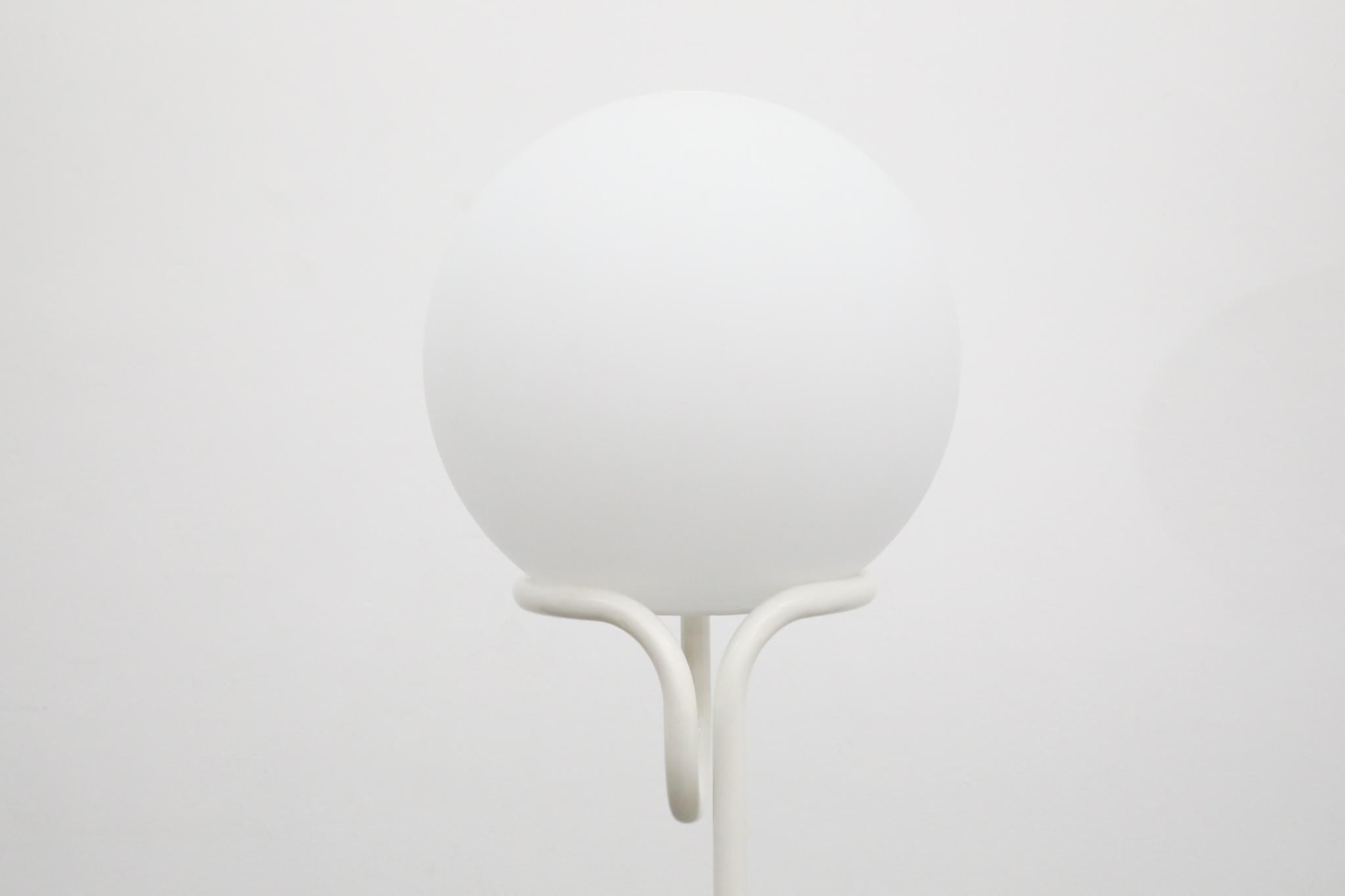 Aldo van den Nieuwelaar Lampadaire 'Globe' pour DEN, hollandais 1967 en vente 7