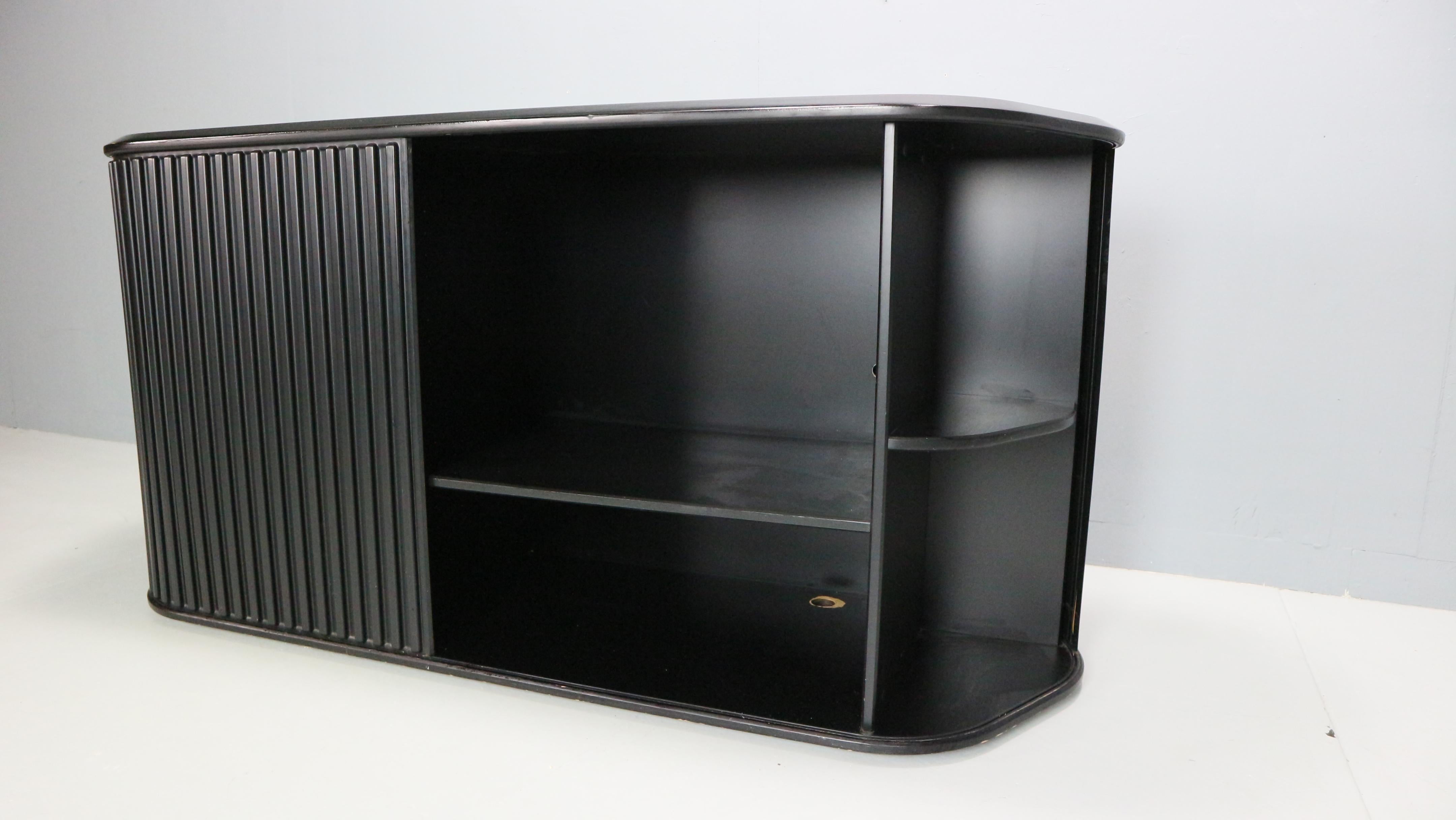 Aldo van den Nieuwelaar Sideboard mit Rollenverschluss „Amsterdammer“ Pastoe Niederländisch im Angebot 3
