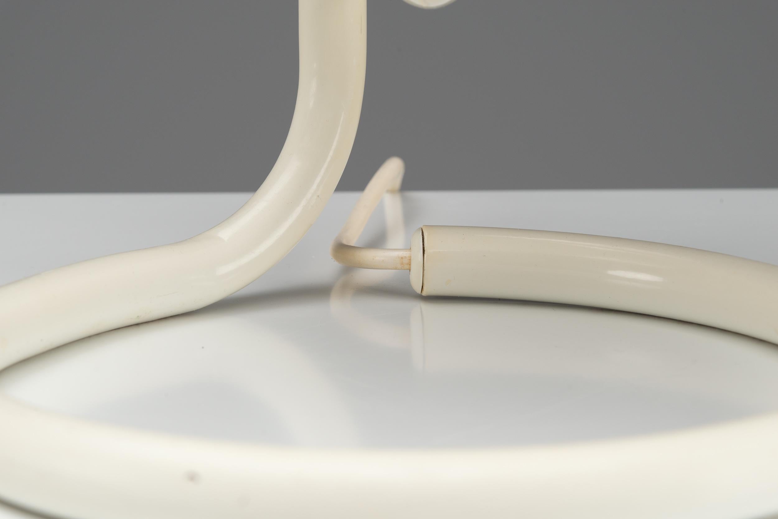 Aldo vd Nieuwelaar Globus-Tischlampe Domani, Niederlande 1967 (Kaltmalerei) im Angebot