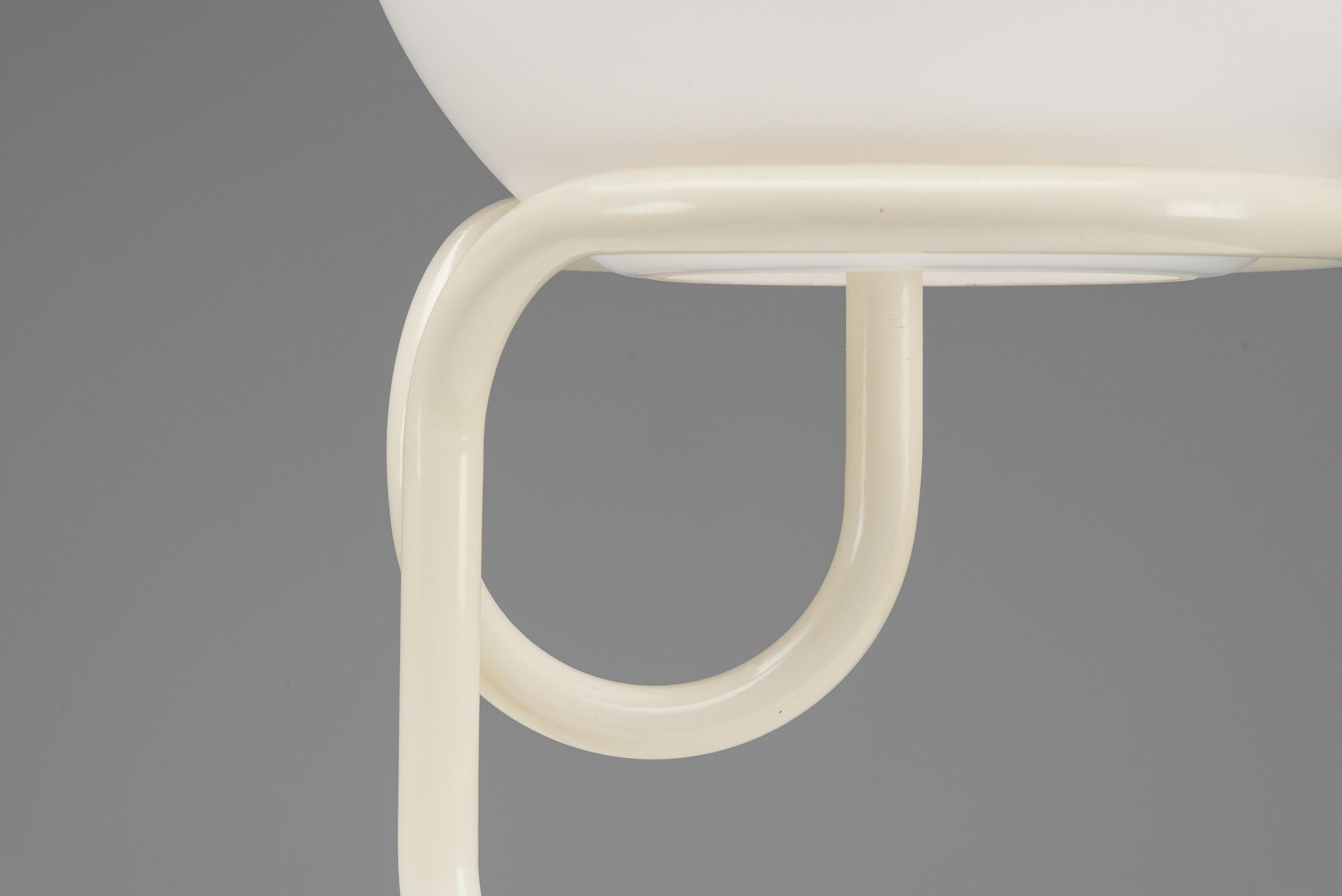 Aldo vd Nieuwelaar Globus-Tischlampe Domani, Niederlande 1967 (Mitte des 20. Jahrhunderts) im Angebot