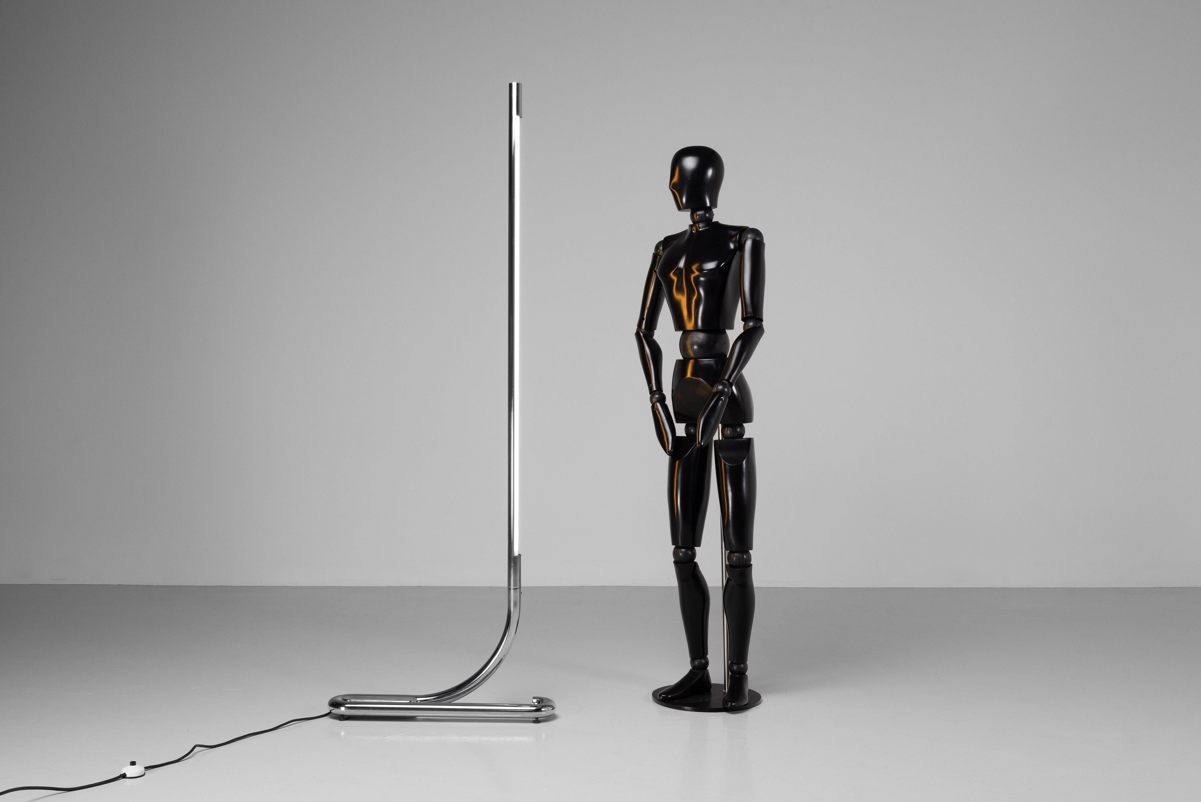 Aldo vd Nieuwelaar TC2 floor lamp Artimeta 1972 chrome In Good Condition For Sale In Roosendaal, Noord Brabant