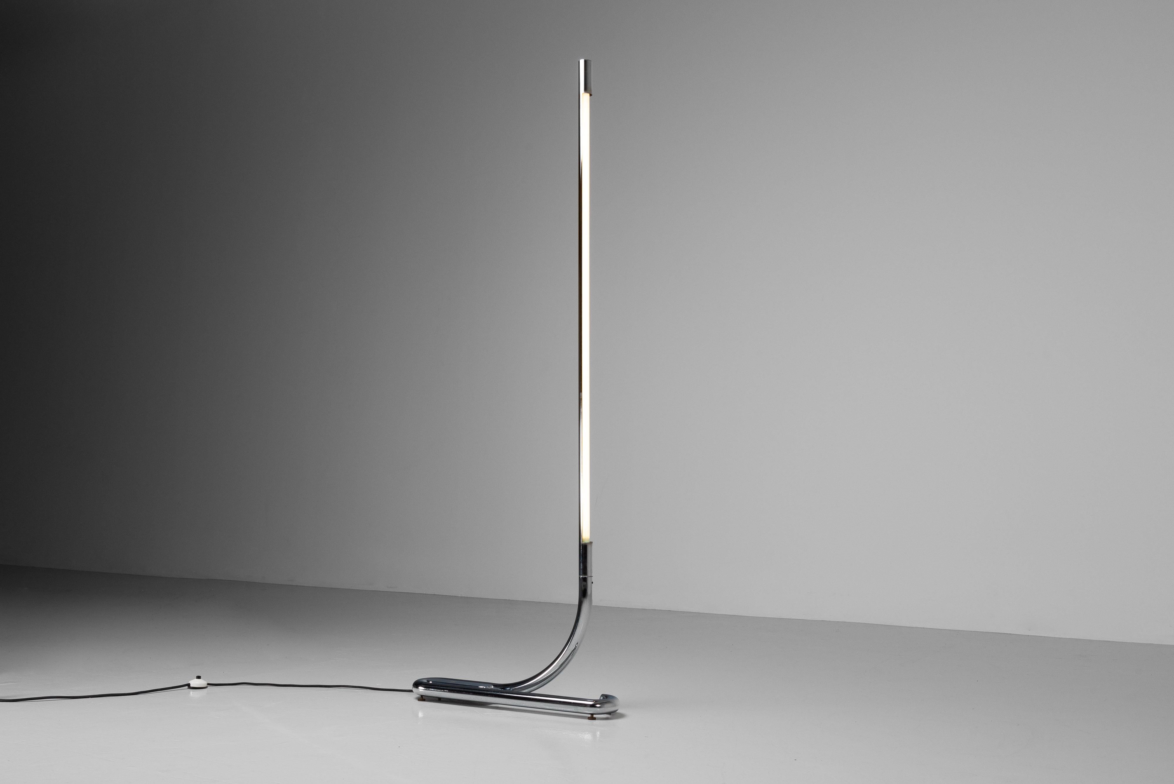 Late 20th Century Aldo vd Nieuwelaar TC2 floor lamp Artimeta 1972 chrome For Sale