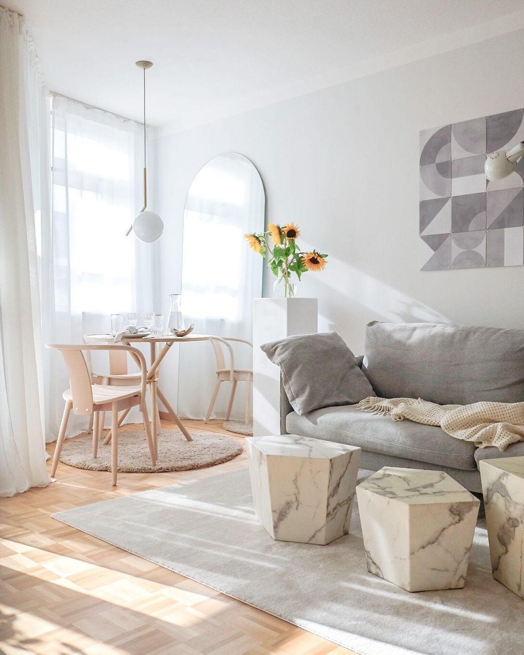 Aldric Light Oak Café Table by Eberhart Furniture en vente 3