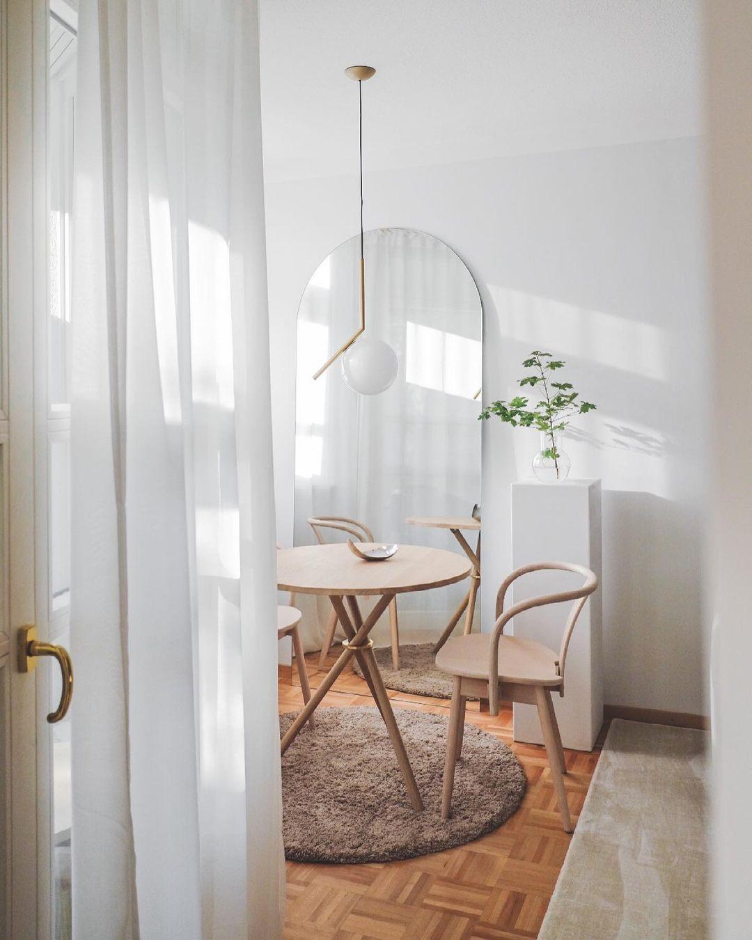 Aldric Light Oak Café Table by Eberhart Furniture en vente 4